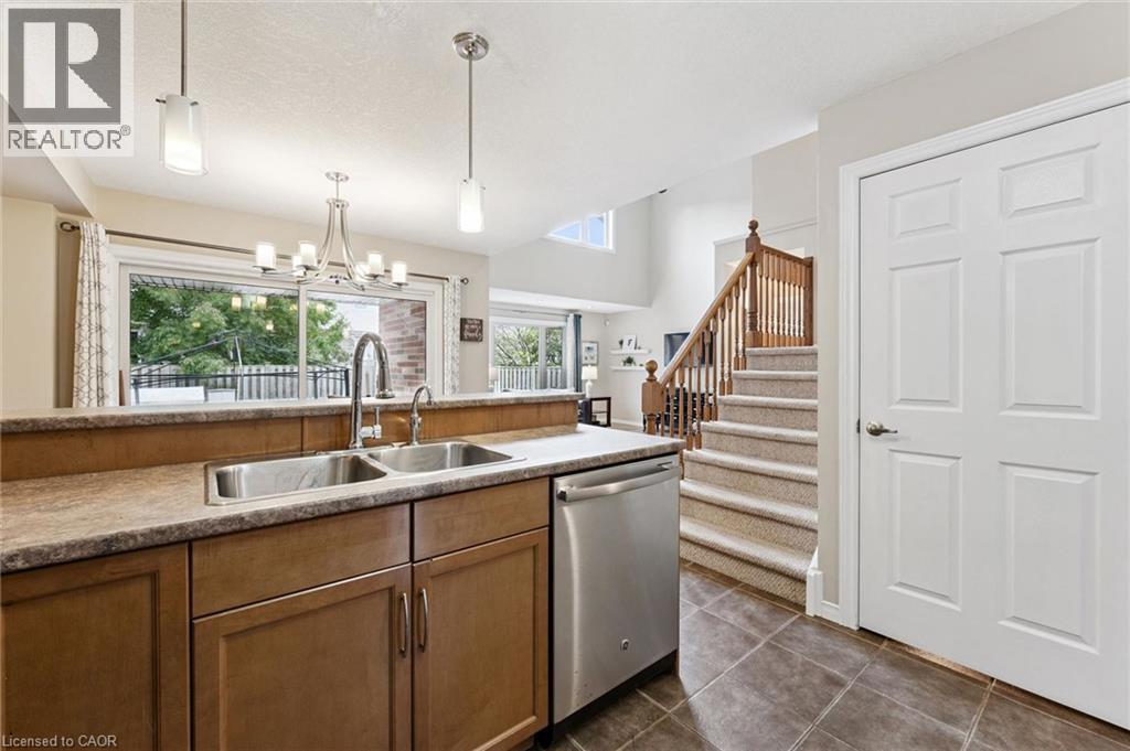 8 Walker Way, Guelph, Ontario  N1L 1T7 - Photo 14 - 40870847
