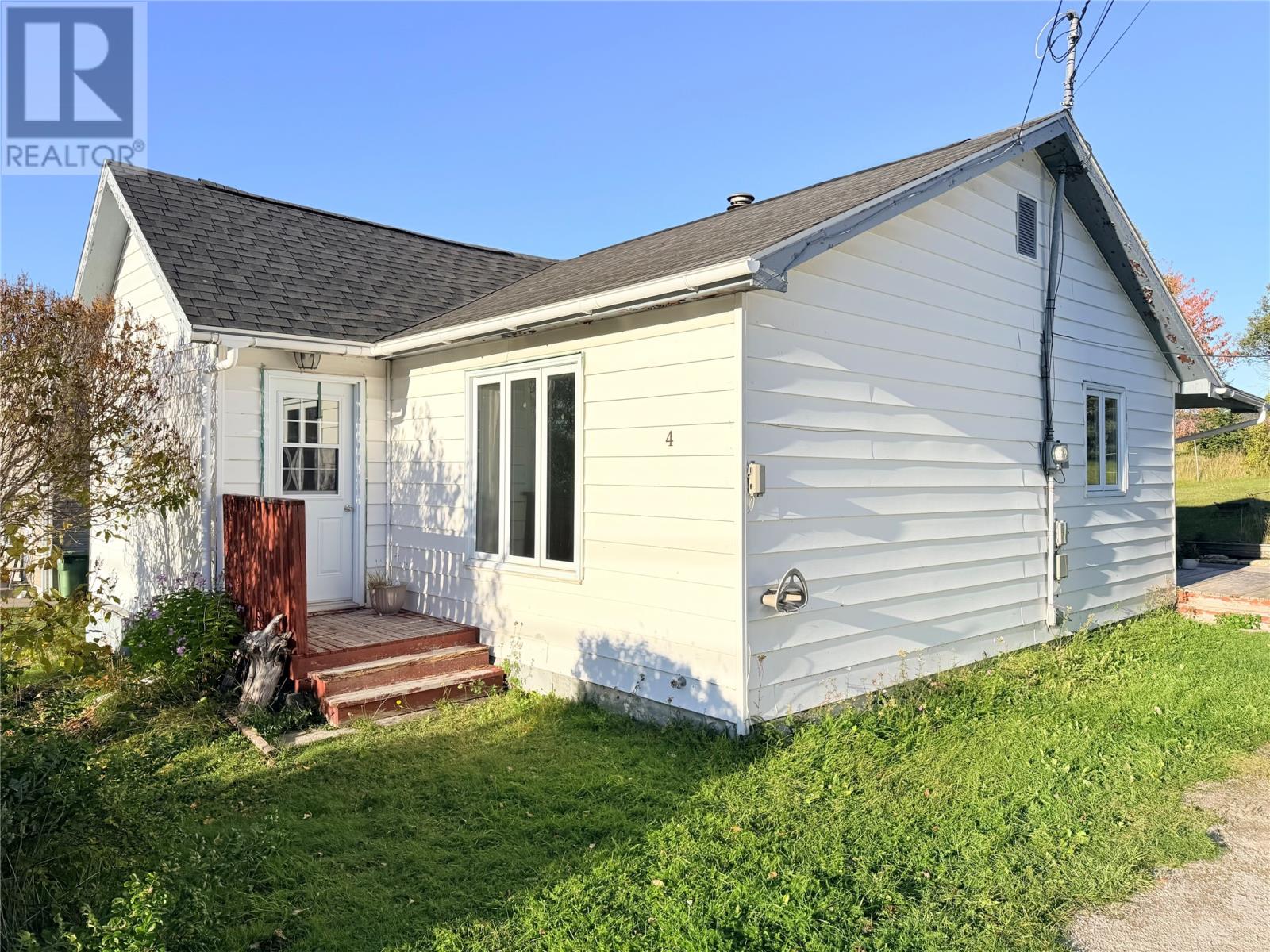 4 Fifth Avenue, Deer Lake — photo 2