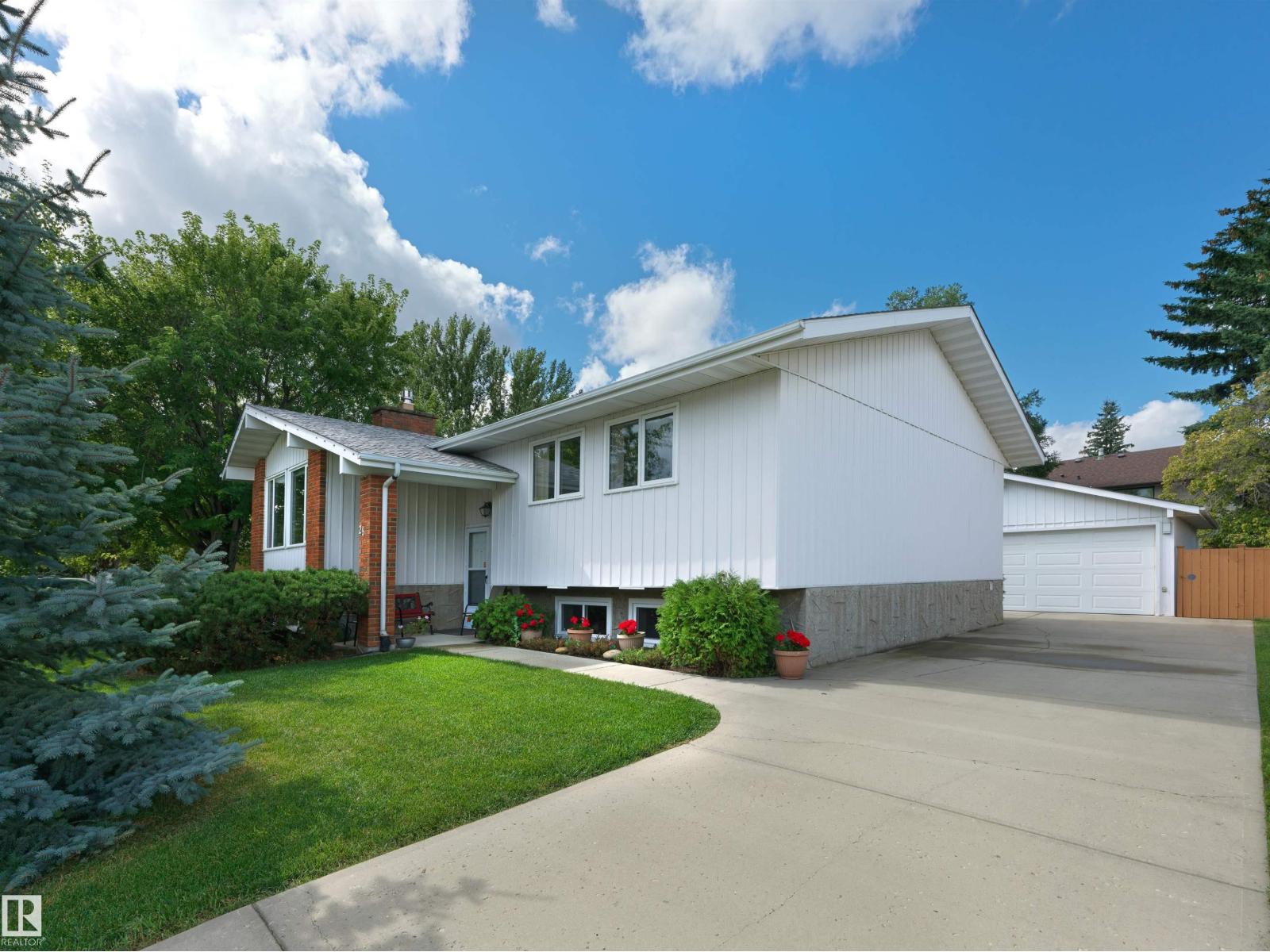 28 WESTRIDGE CR NW