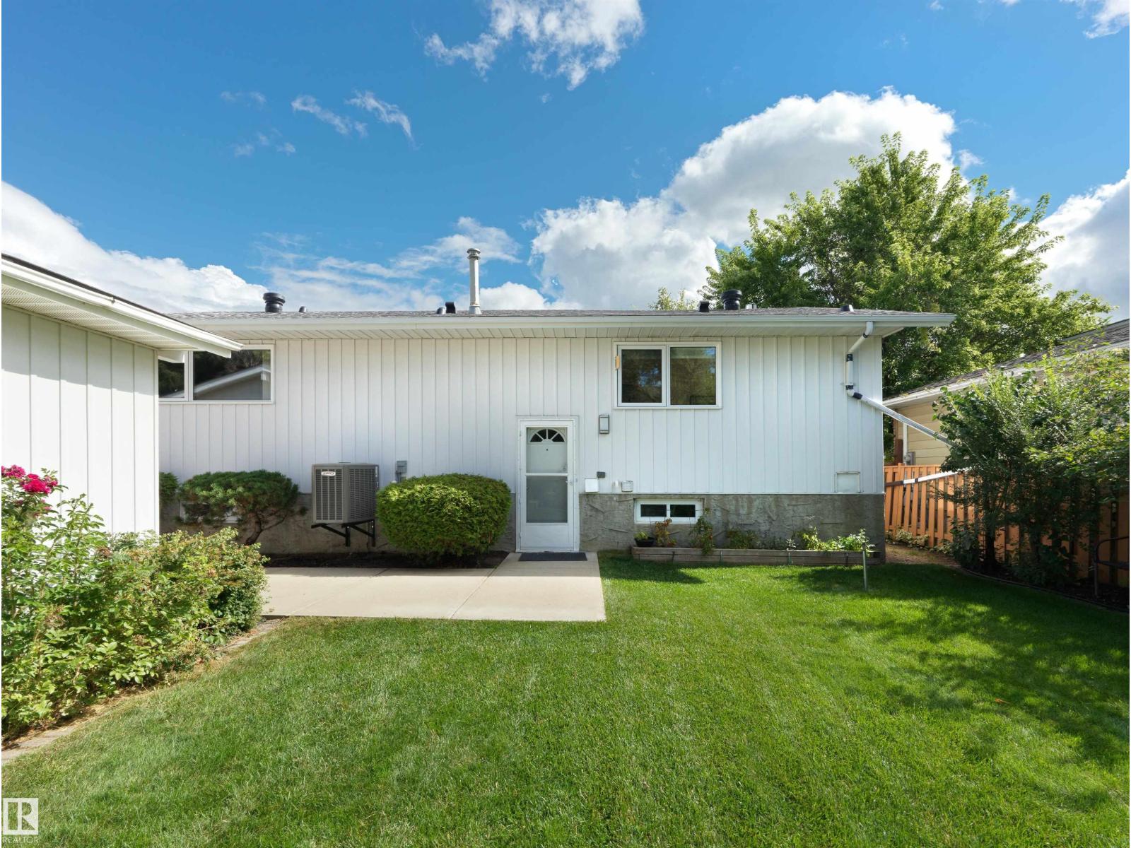 28 WESTRIDGE CR NW