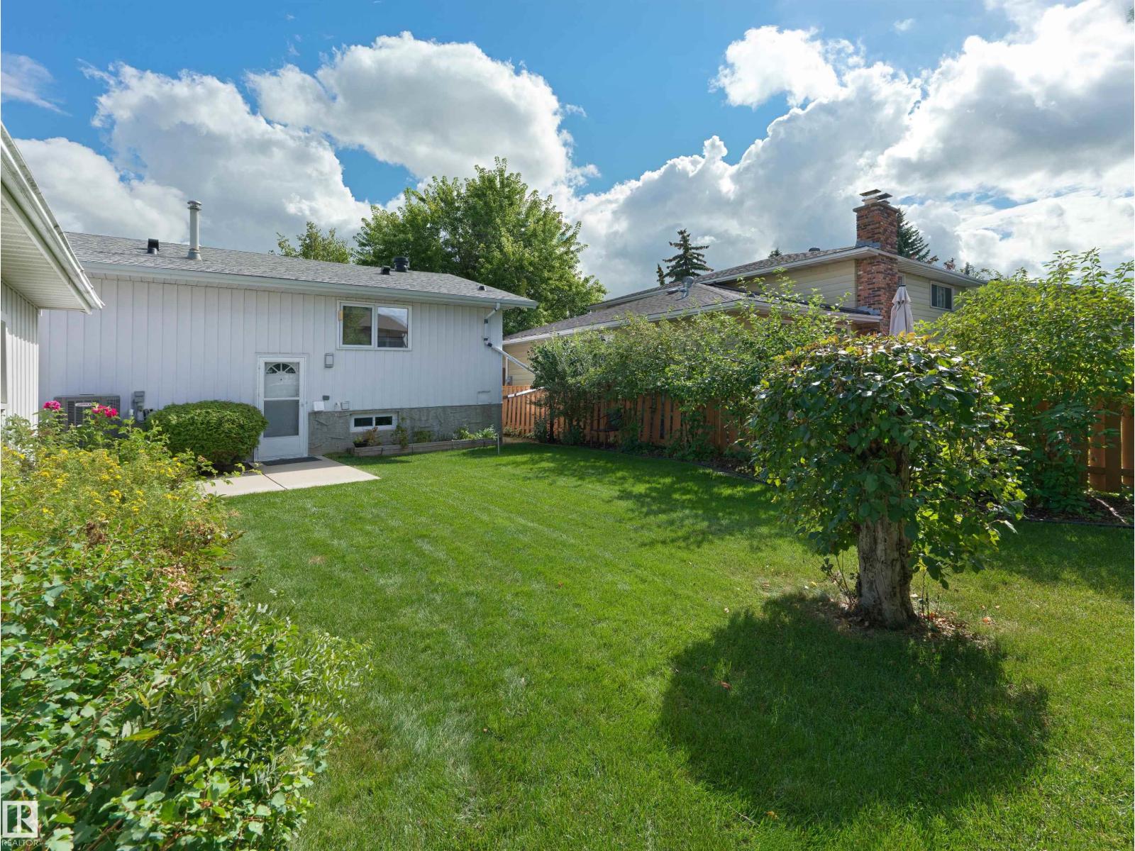 28 WESTRIDGE CR NW