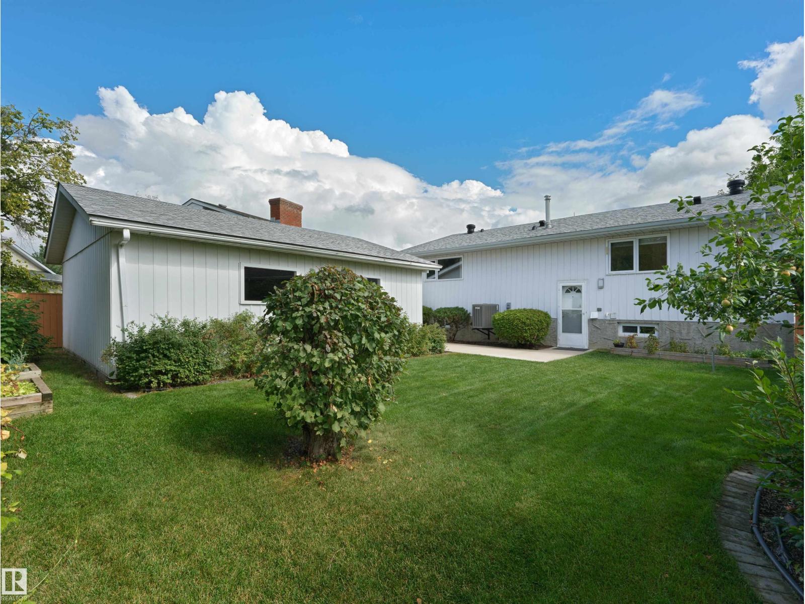28 WESTRIDGE CR NW