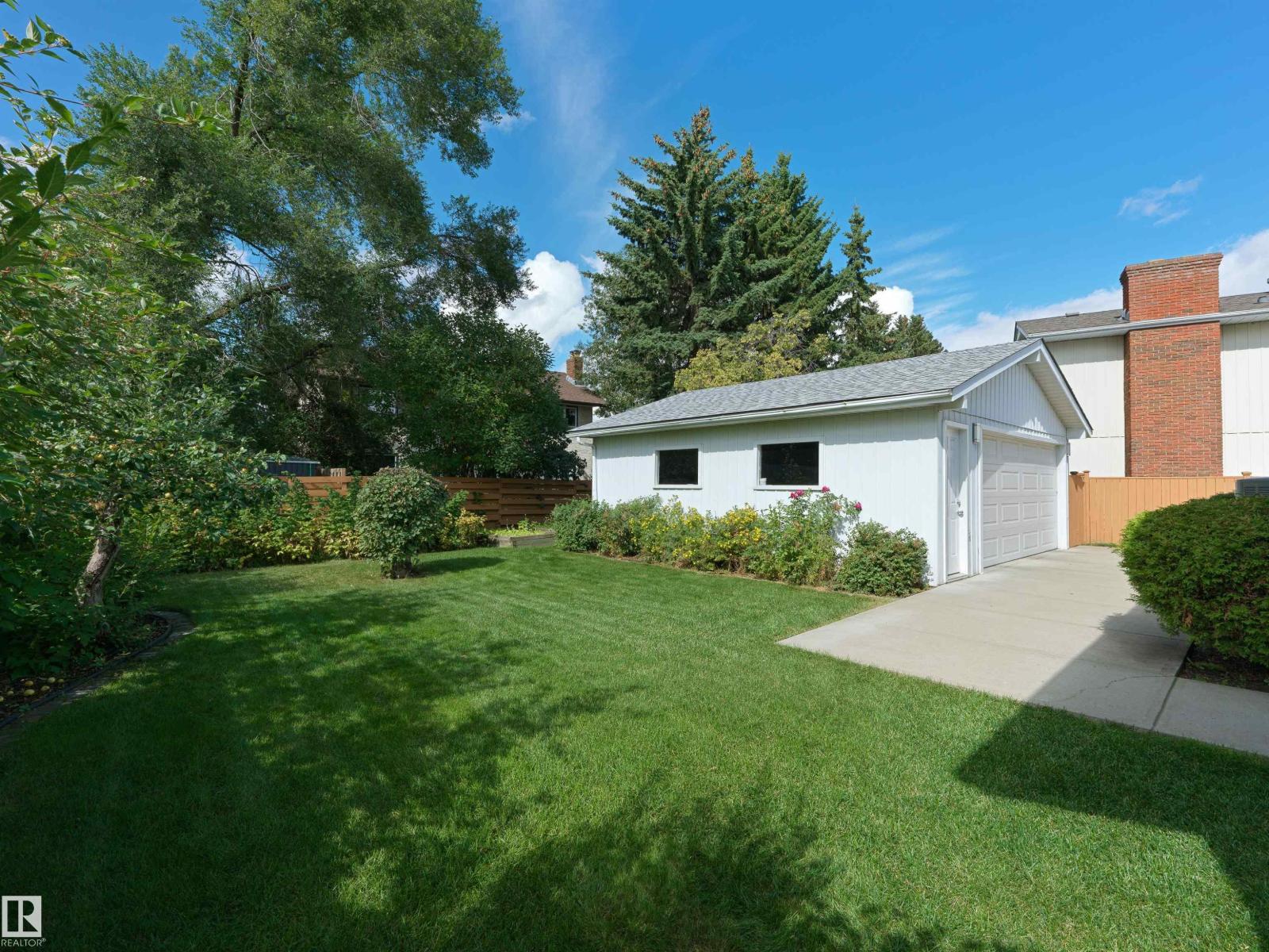 28 WESTRIDGE CR NW