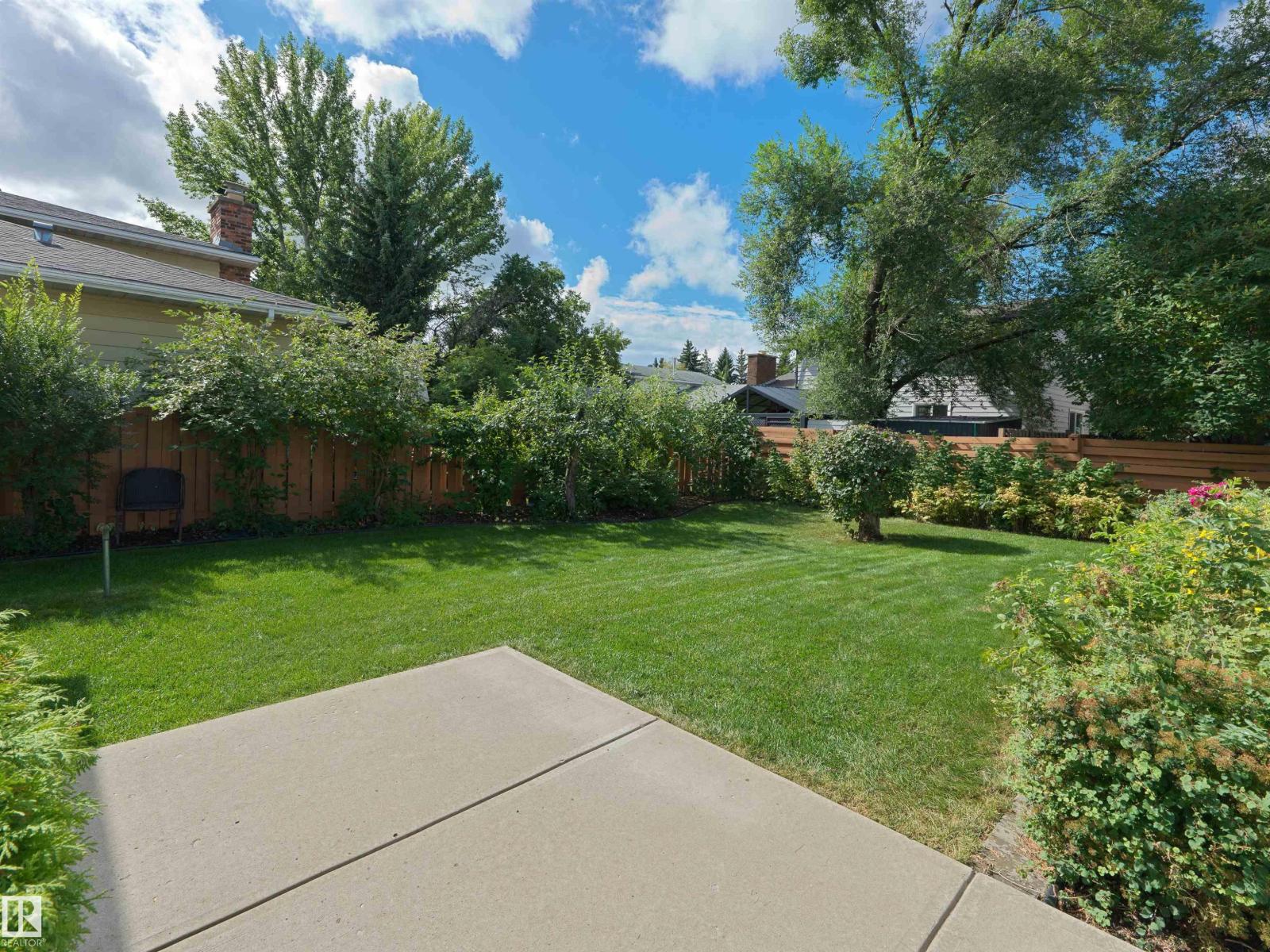 28 WESTRIDGE CR NW