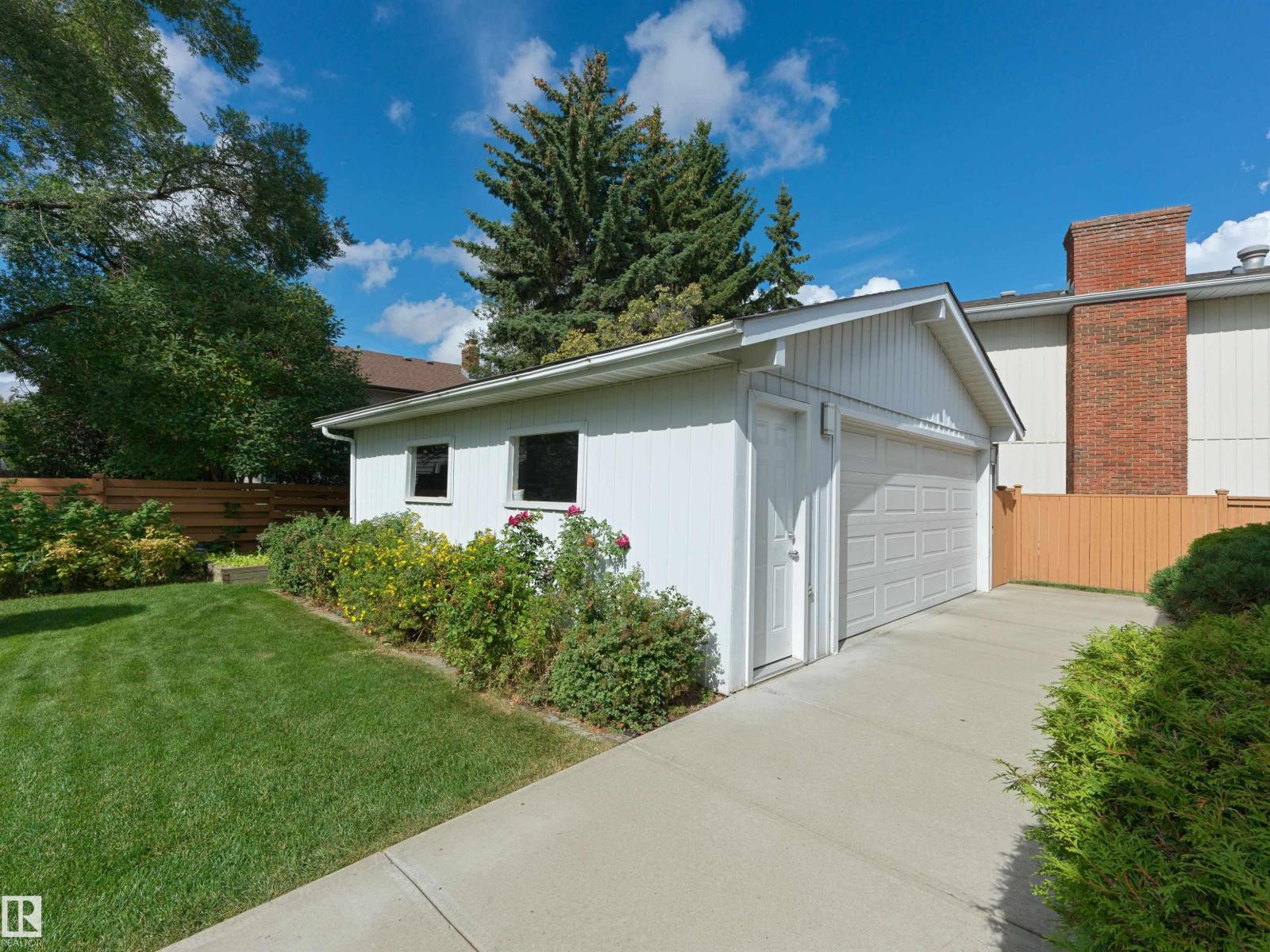 28 WESTRIDGE CR NW
