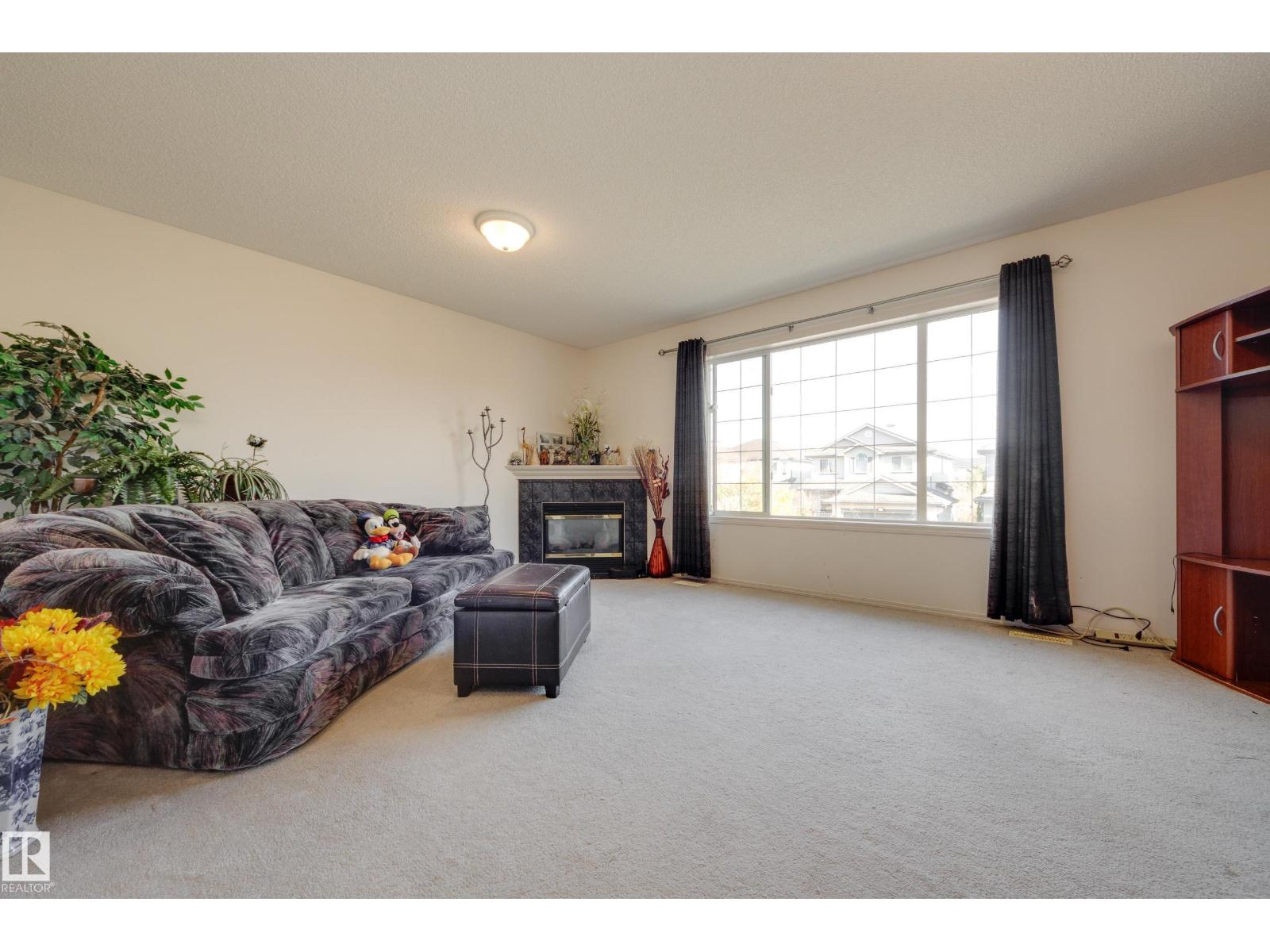 553 GLENWRIGHT CR NW