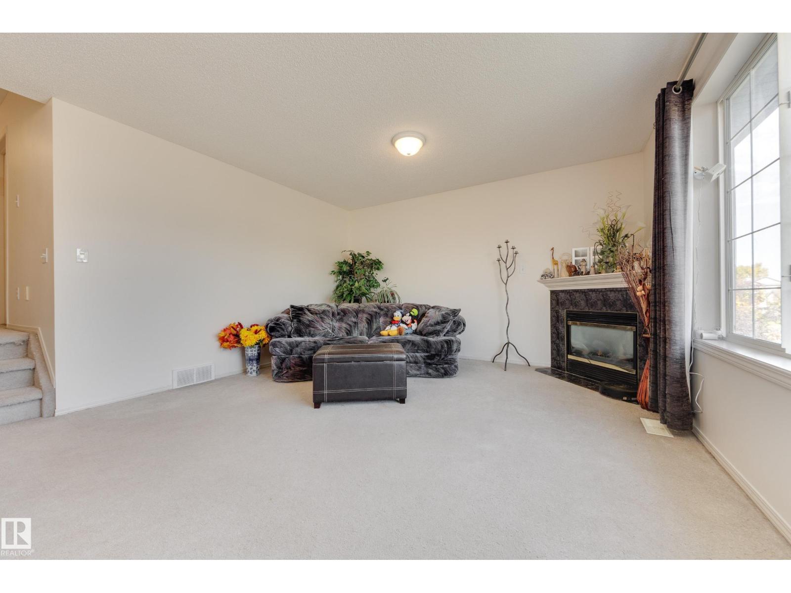 553 GLENWRIGHT CR NW