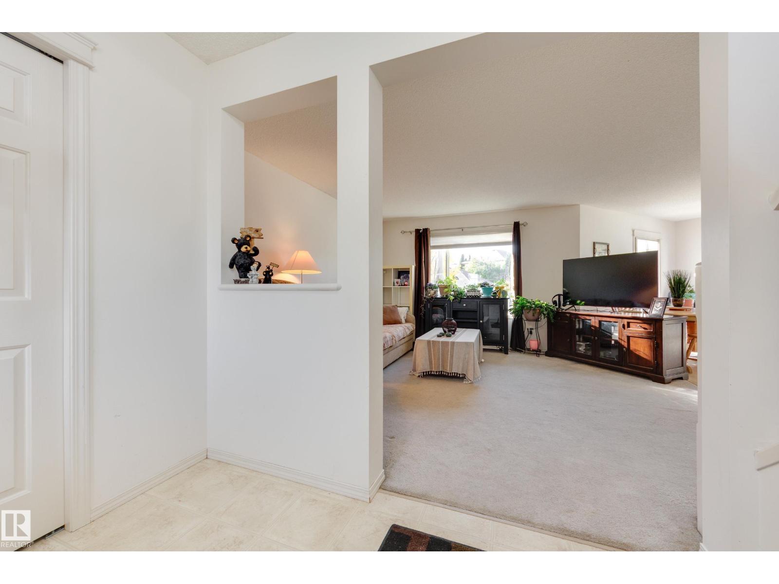 553 GLENWRIGHT CR NW
