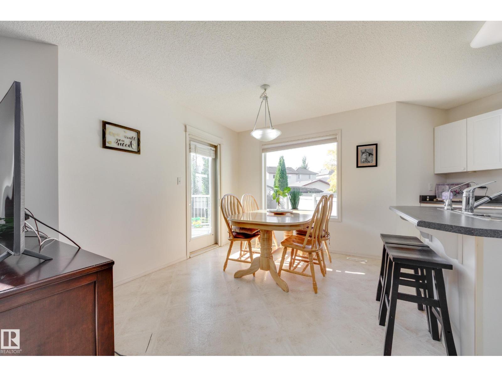 553 GLENWRIGHT CR NW
