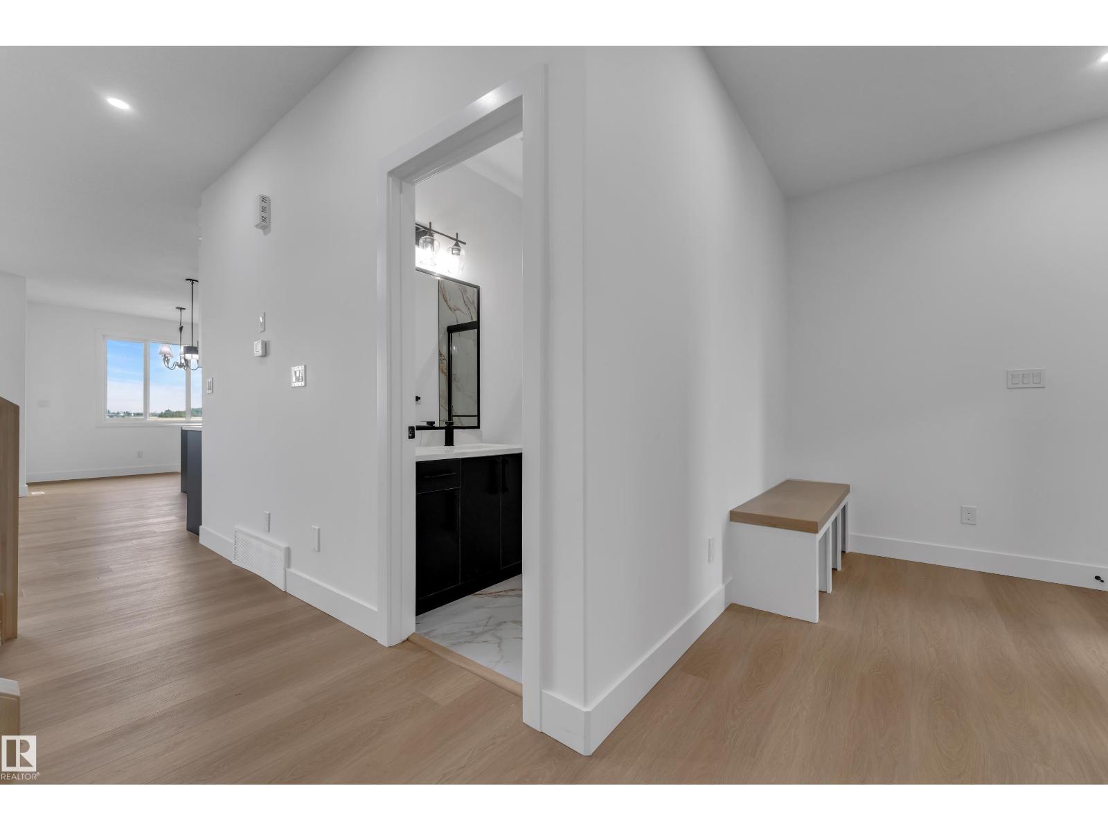 790 Bank DR