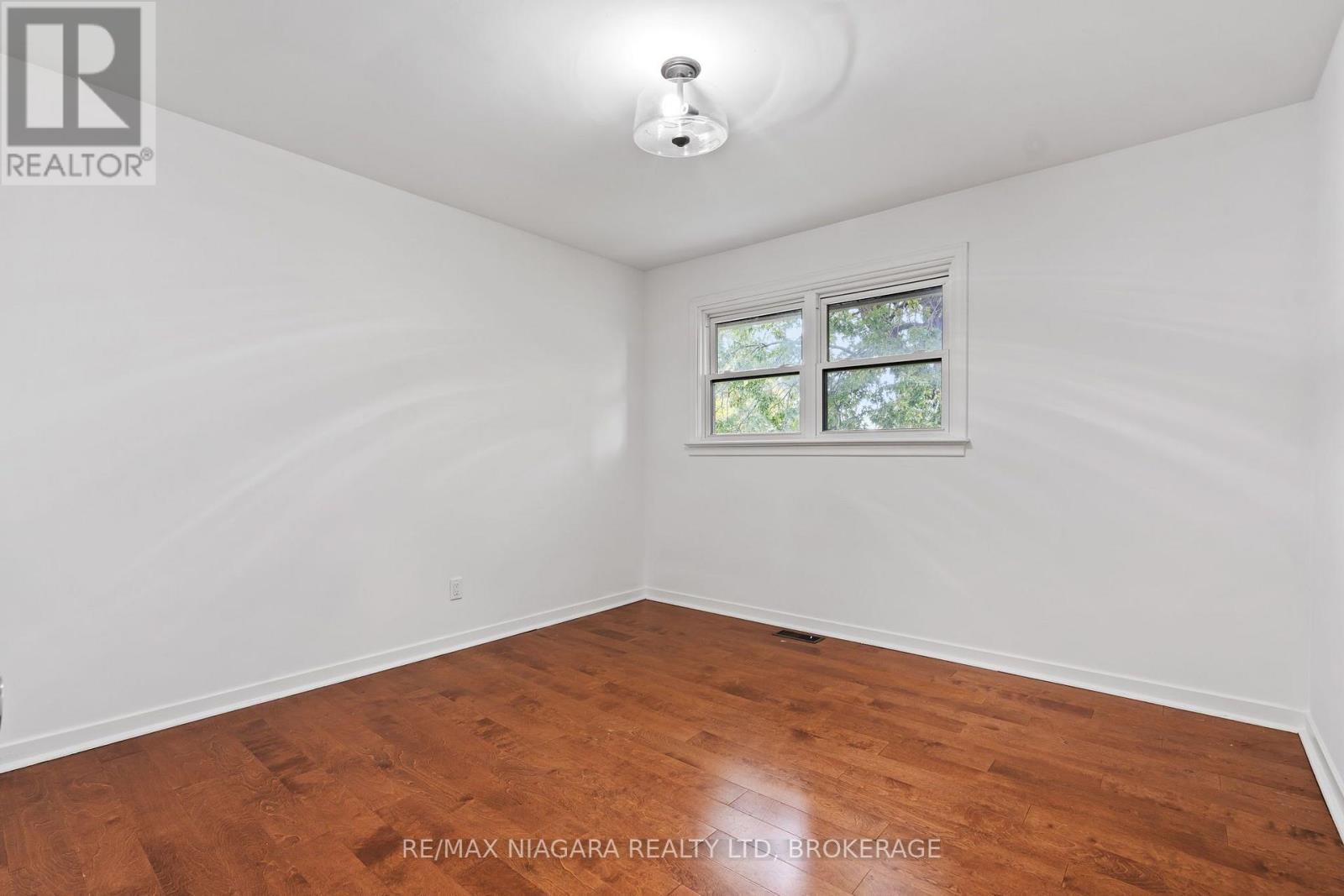 241 Bertie Street, Fort Erie, Ontario  L2A 1Z5 - Photo 10 - X14082250