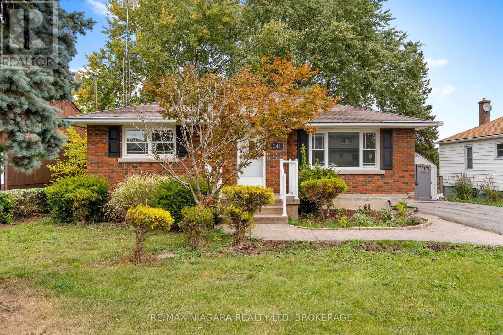 241 Bertie Street, Fort Erie, Ontario  L2A 1Z5 - Photo 2 - X14082250