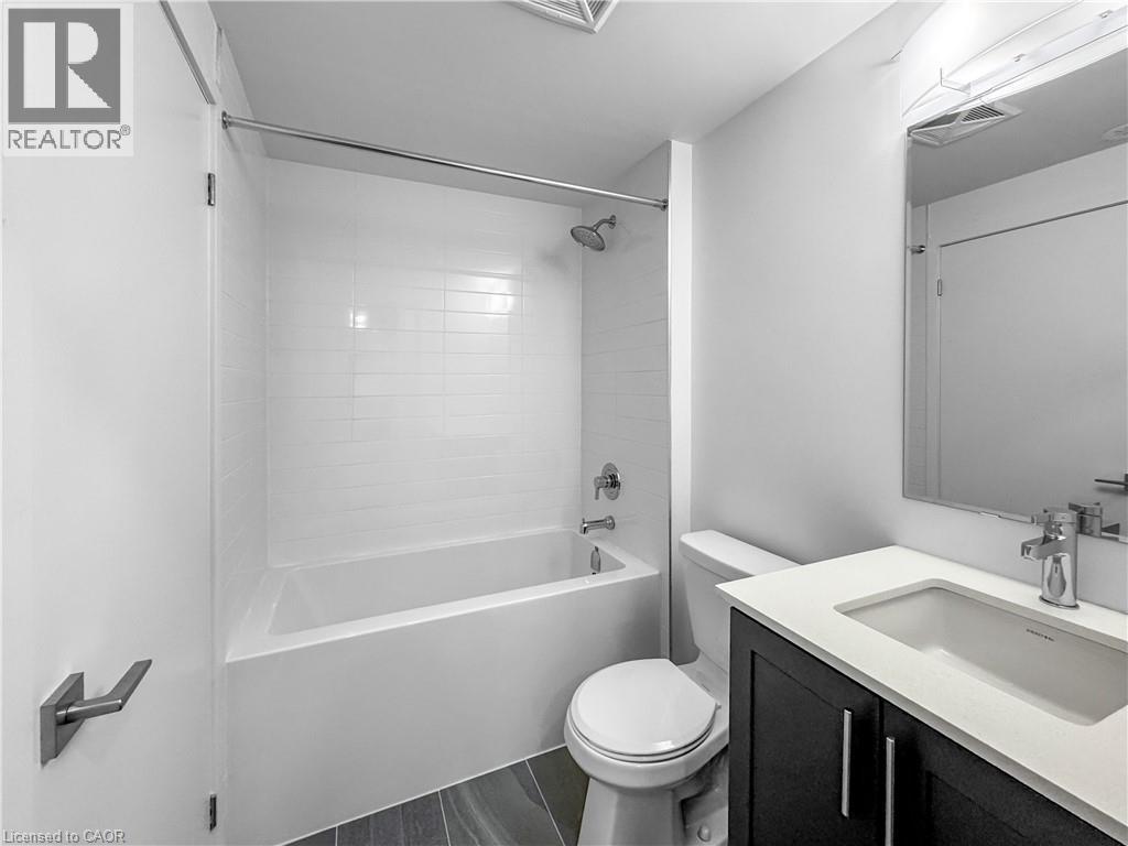 17 Lytham Green Circle Unit# 27, Newmarket, Ontario  L3Y 0H4 - Photo 4 - 40865764