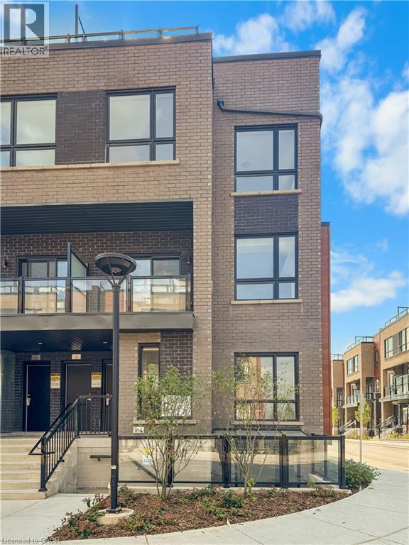 17 LYTHAM GREEN Circle Unit# 27, Newmarket, Ontario