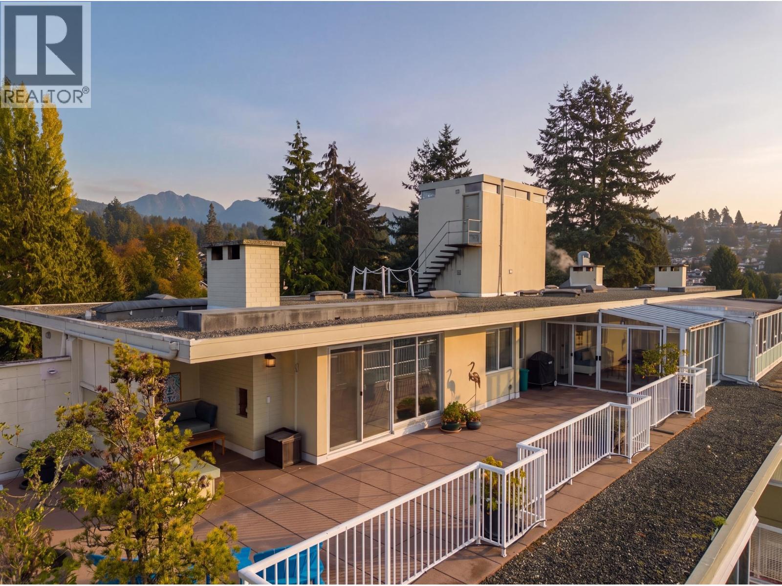 701 1425 ESQUIMALT AVENUE, west vancouver, British Columbia