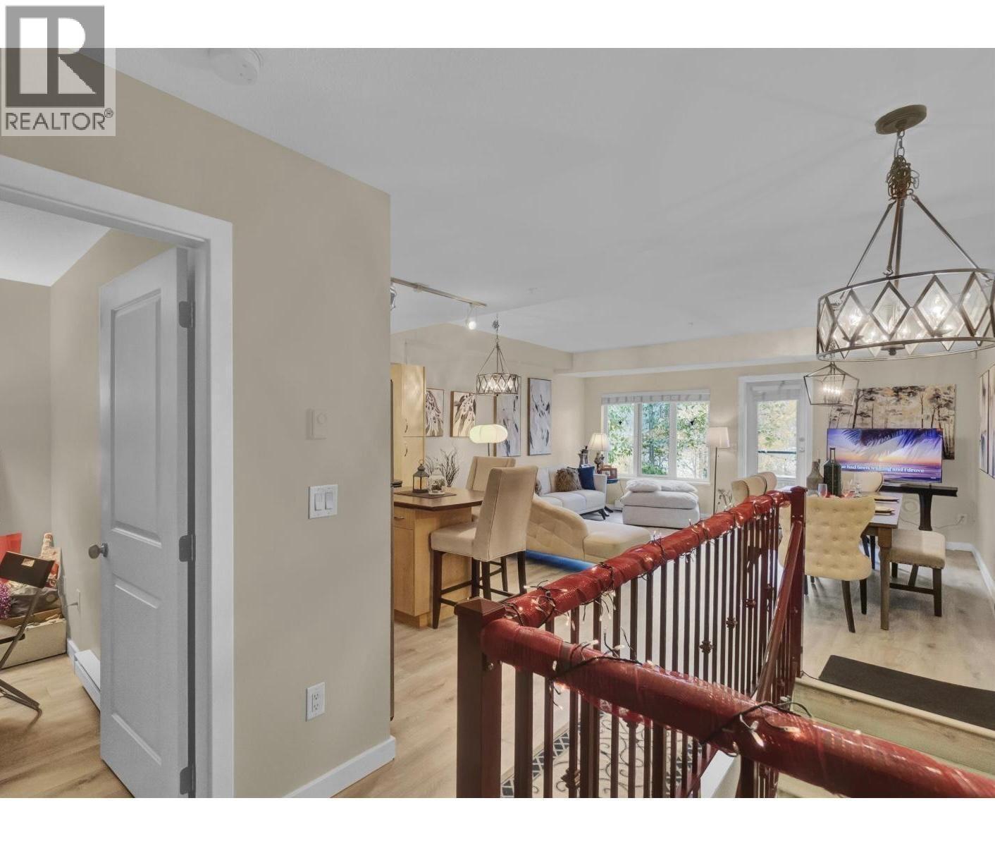111 160 Shoreline Circle, Vancouver, British Columbia  V3H 0B2 - Photo 2 - R3175676