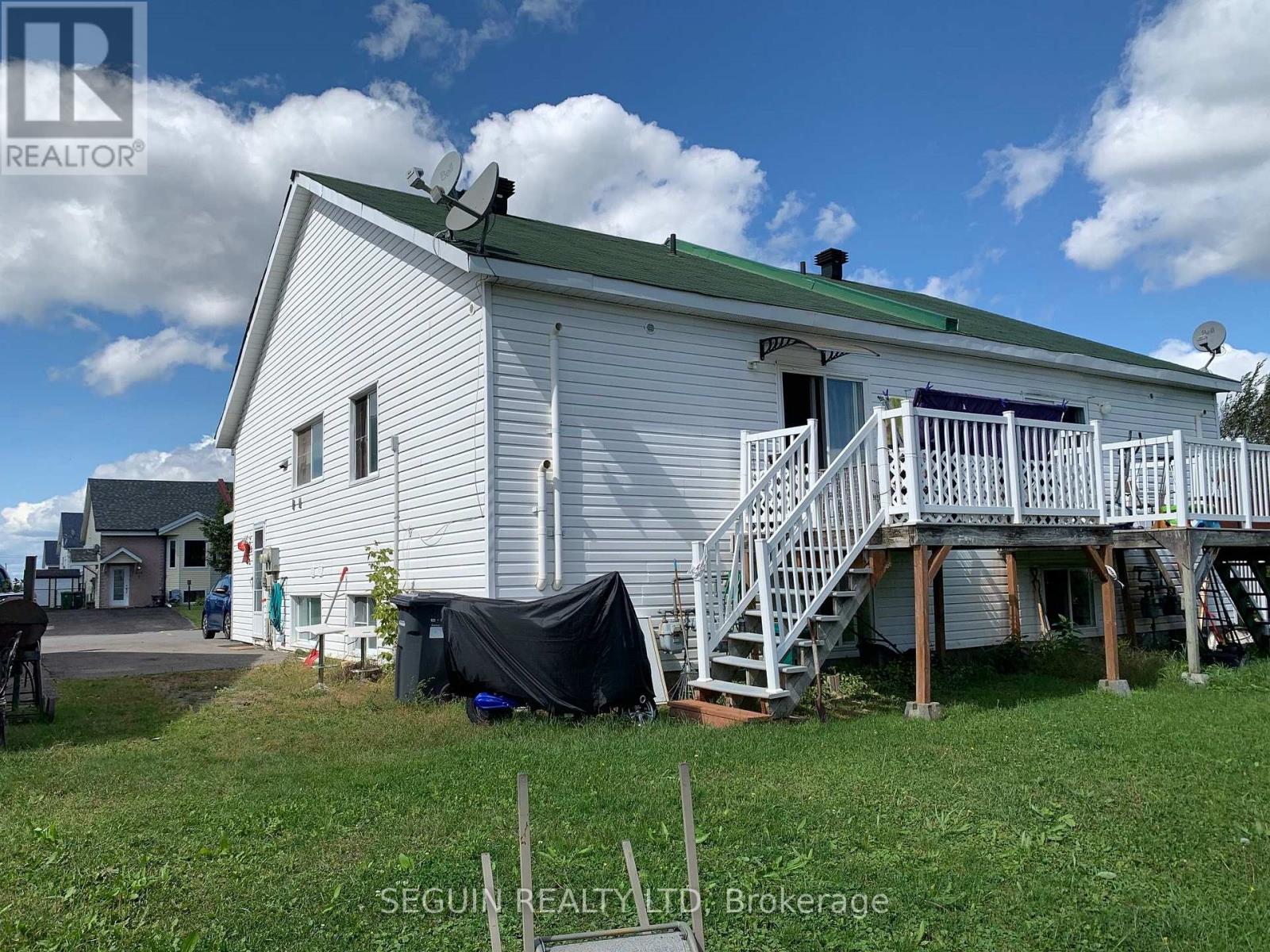 613-1 / 613-2 Paul Crescent, Hawkesbury, Ontario  K6A 3T8 - Photo 2 - X14082242