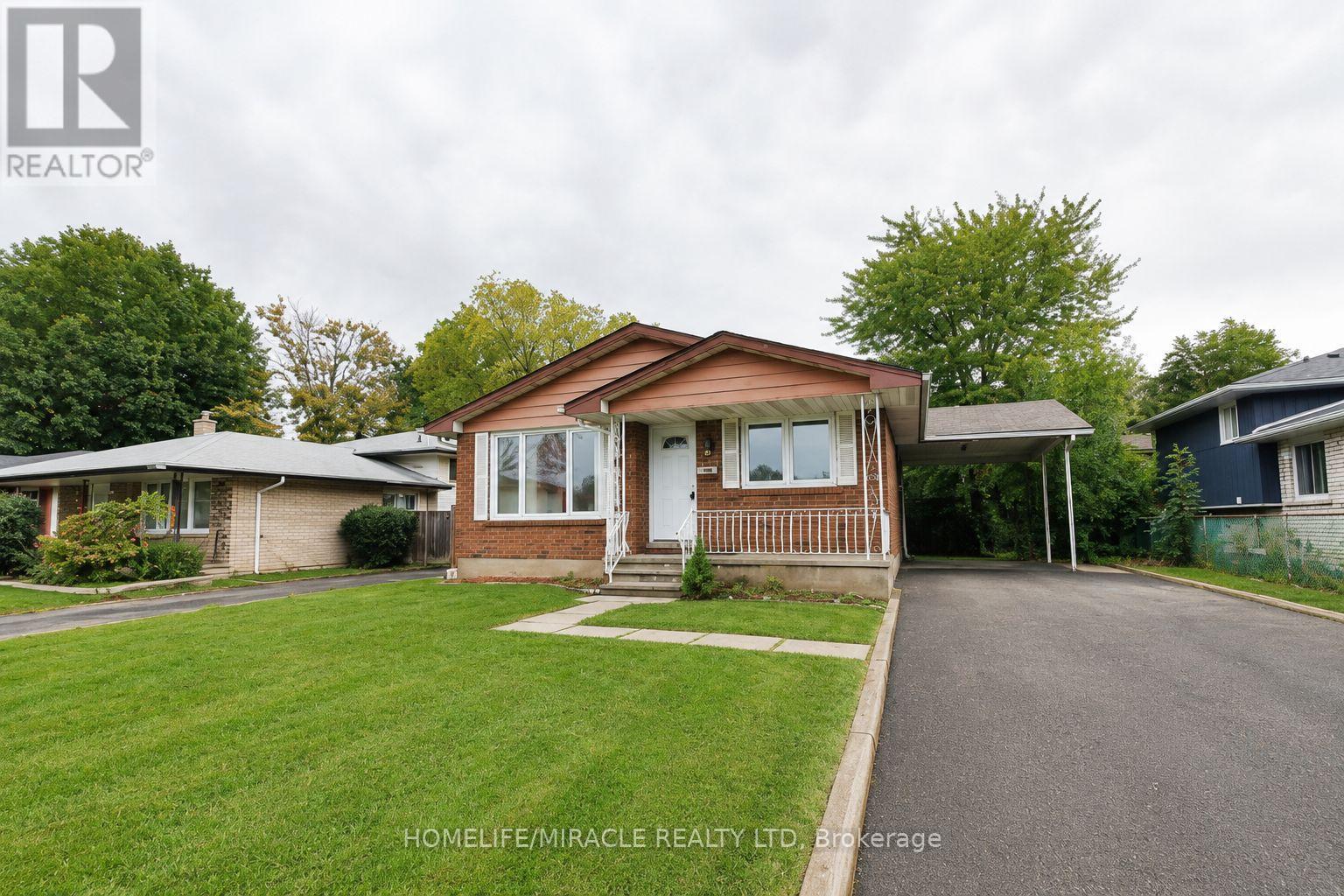Upper - 10 Trelawn Parkway, Welland, Ontario  L3C 1W3 - Photo 1 - X14081206