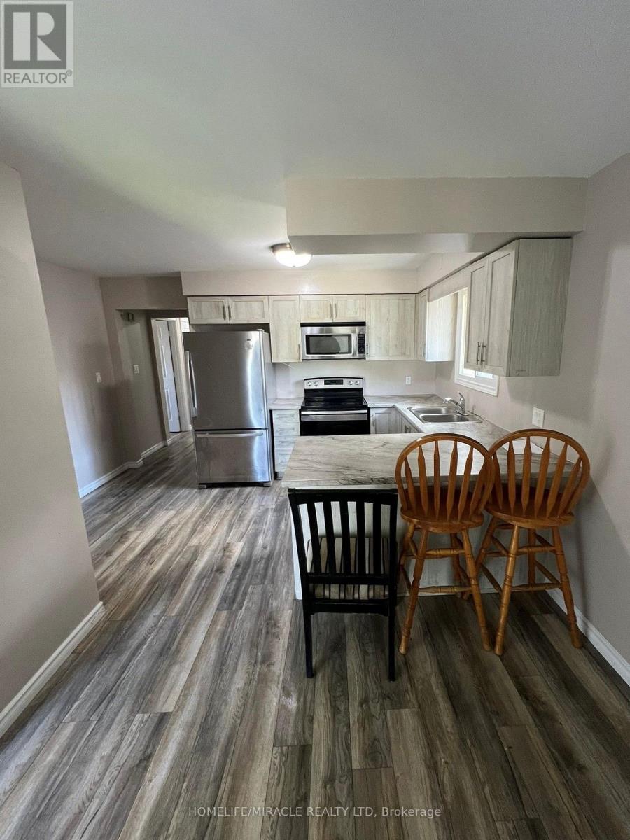 Upper - 10 Trelawn Parkway, Welland, Ontario  L3C 1W3 - Photo 3 - X14081206