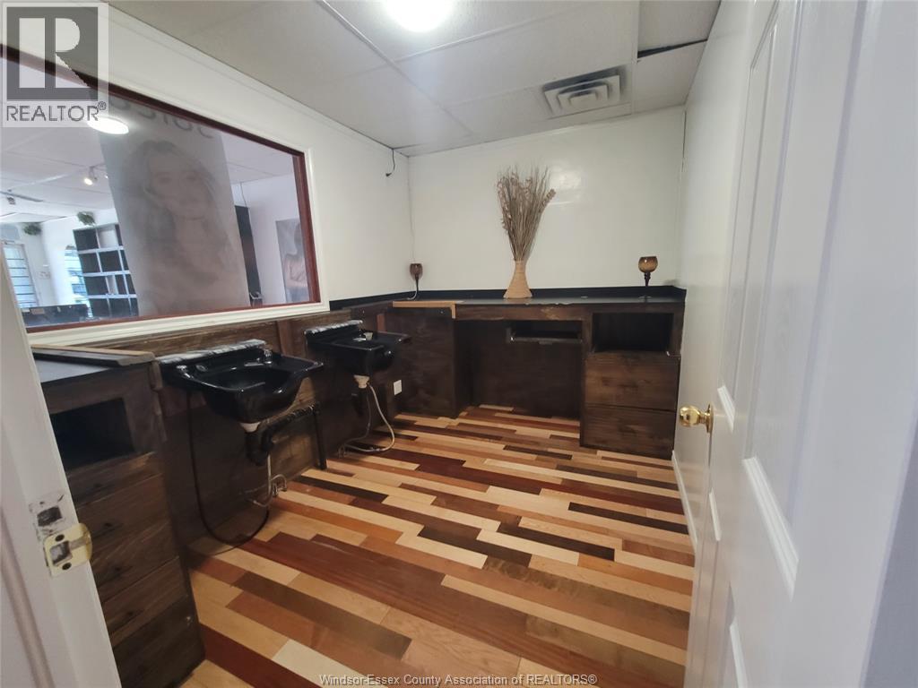 4776 Wyandotte Street East, Windsor, Ontario  N8Y 1H7 - Photo 25 - 26025342