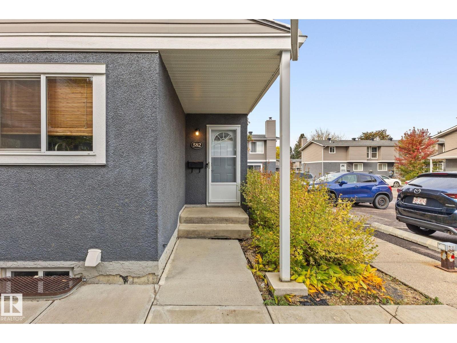 582 LAKEWOOD RD N NW