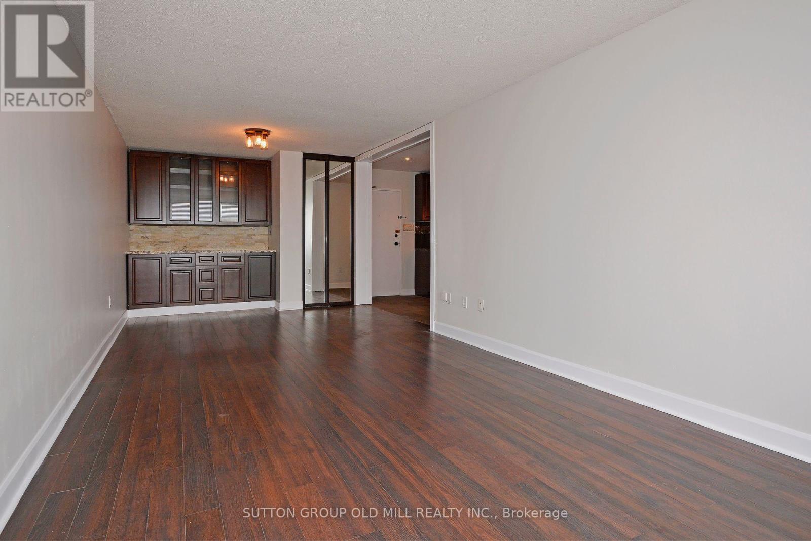 2302 - 370 Dixon Road, Toronto, Ontario  M9R 1T2 - Photo 5 - W14082194
