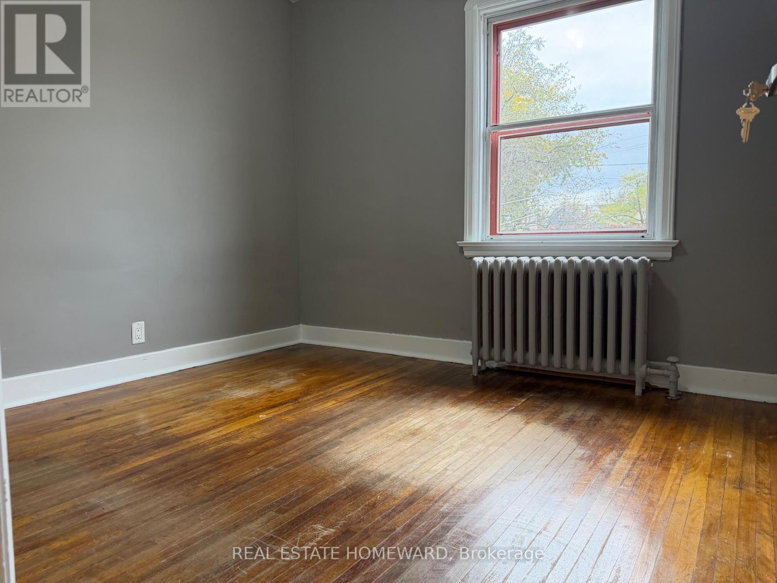 Main - 124 Glencrest Boulevard, Toronto, Ontario  M4B 1L8 - Photo 13 - E13655330