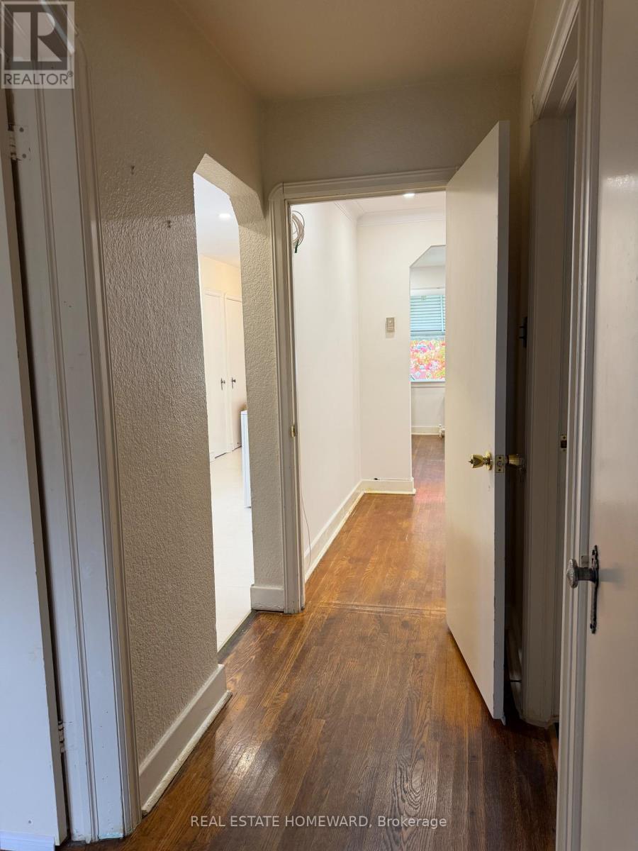 Main - 124 Glencrest Boulevard, Toronto, Ontario  M4B 1L8 - Photo 10 - E13655330