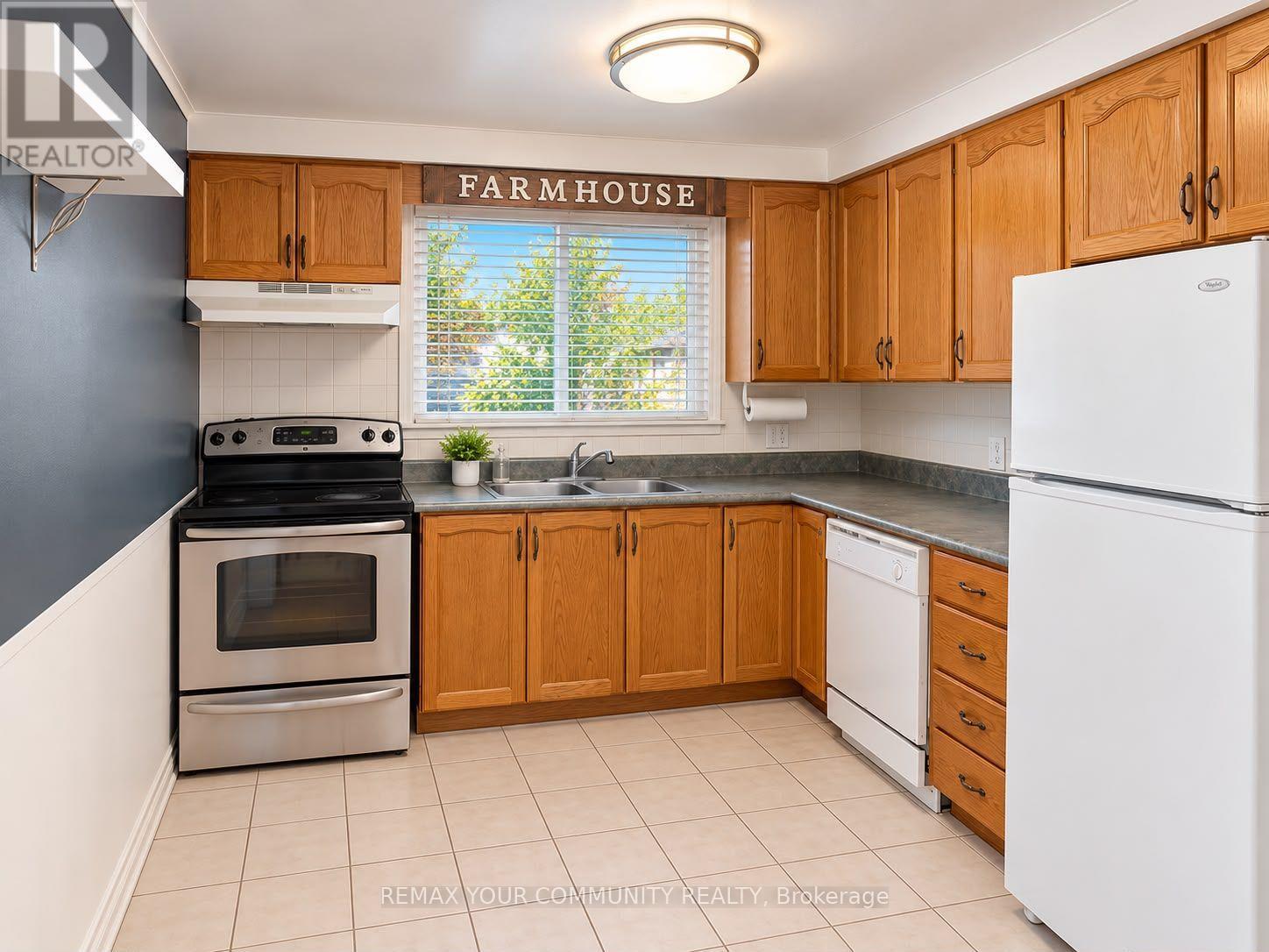 66 Prospect Street, Newmarket, Ontario  L3Y 3S9 - Photo 4 - N13882840
