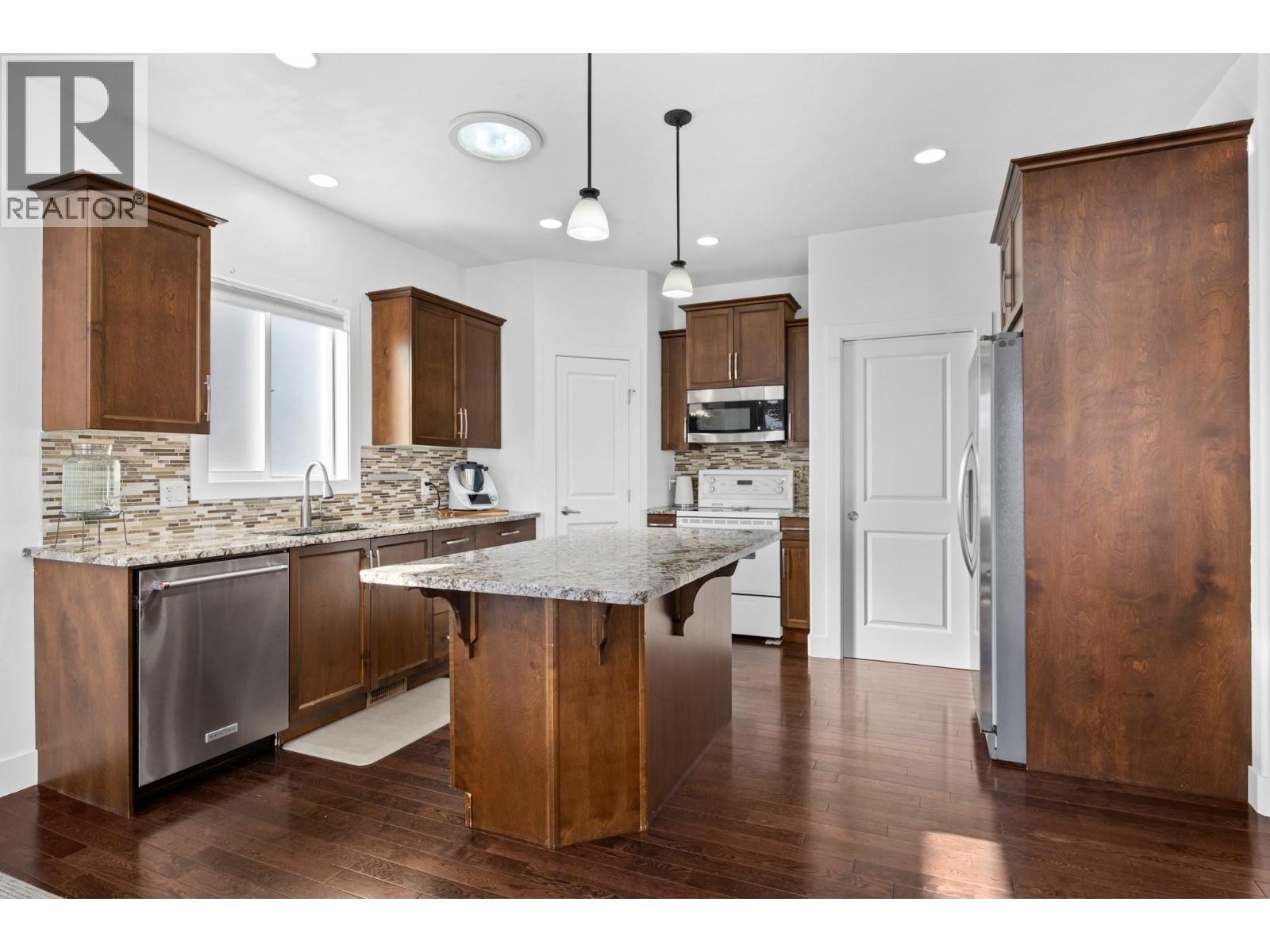 9733 Santina Road, Lake Country, British Columbia  V4V 2R9 - Photo 7 - 10403697