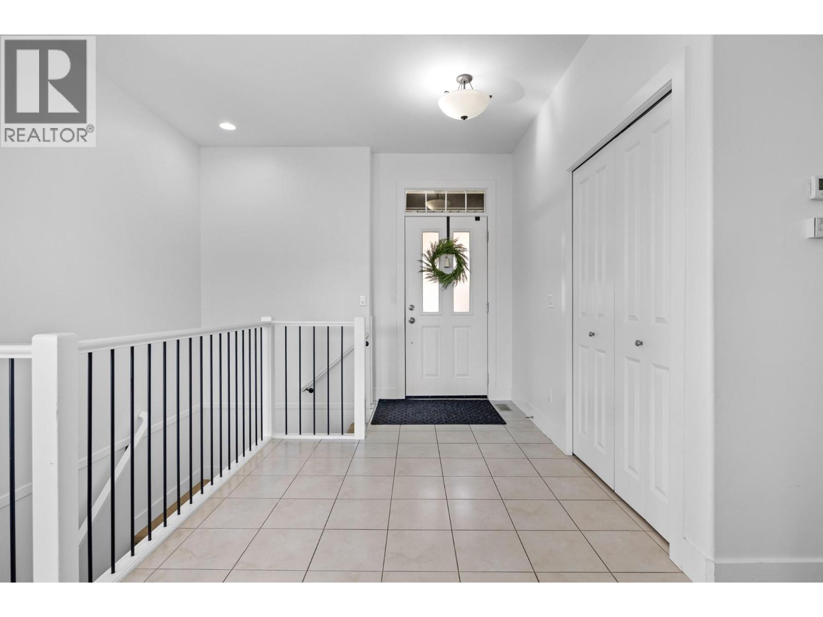 9733 Santina Road, Lake Country, British Columbia  V4V 2R9 - Photo 19 - 10403697