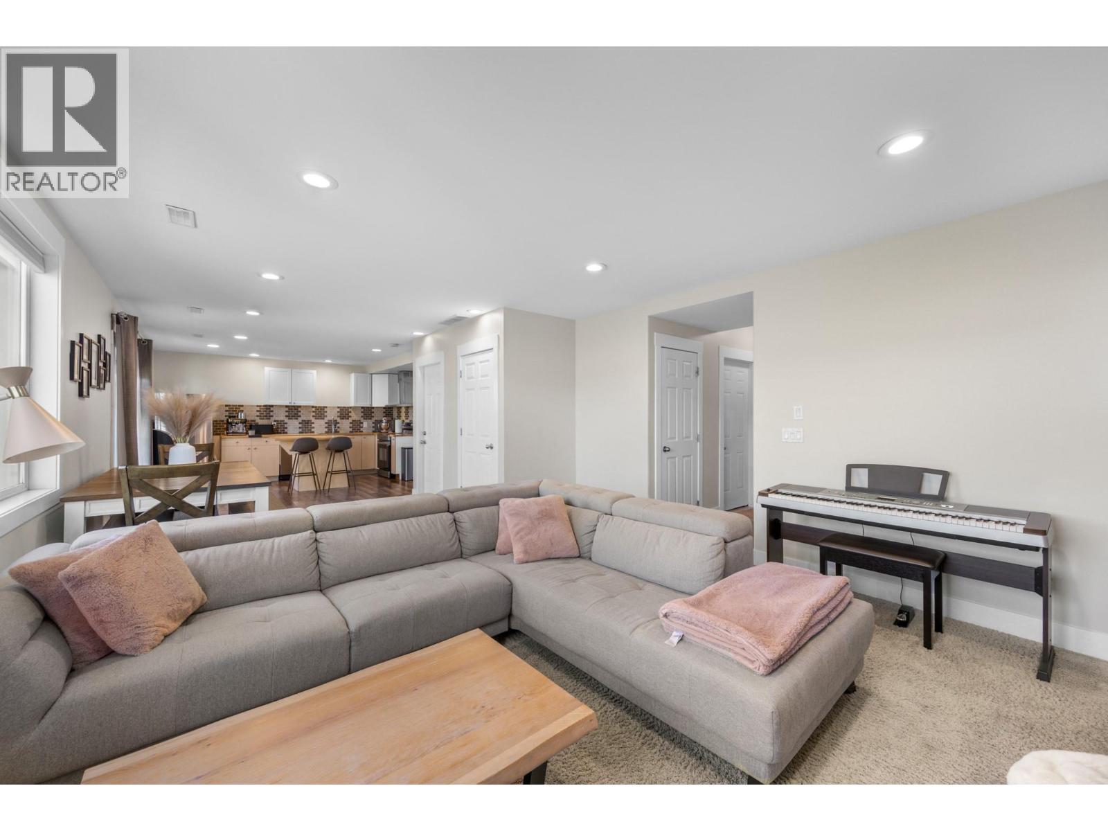9733 Santina Road, Lake Country, British Columbia  V4V 2R9 - Photo 34 - 10403697