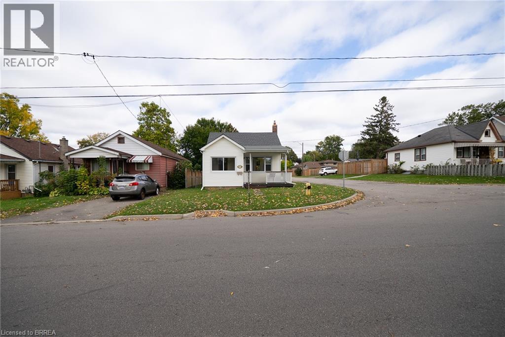364 Wellington Street, Brantford, Ontario  N3S 4A6 - Photo 2 - 40871191