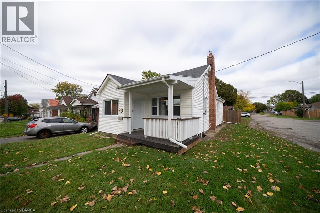 364 Wellington Street, Brantford, Ontario  N3S 4A6 - Photo 3 - 40871191