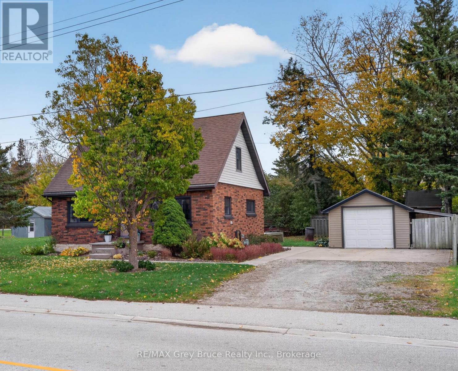22 Cruickshank Street, Georgian Bluffs, Ontario  N0H 2K0 - Photo 35 - X14082402