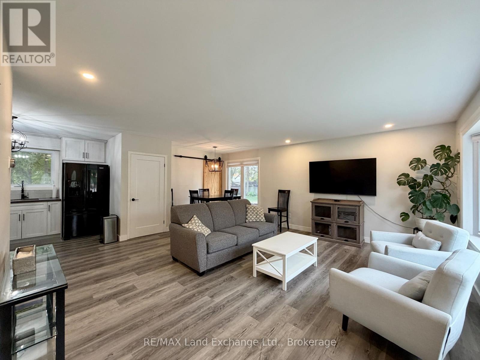 622 River Street, Saugeen Shores, Ontario  N0H 2C3 - Photo 3 - X14082668