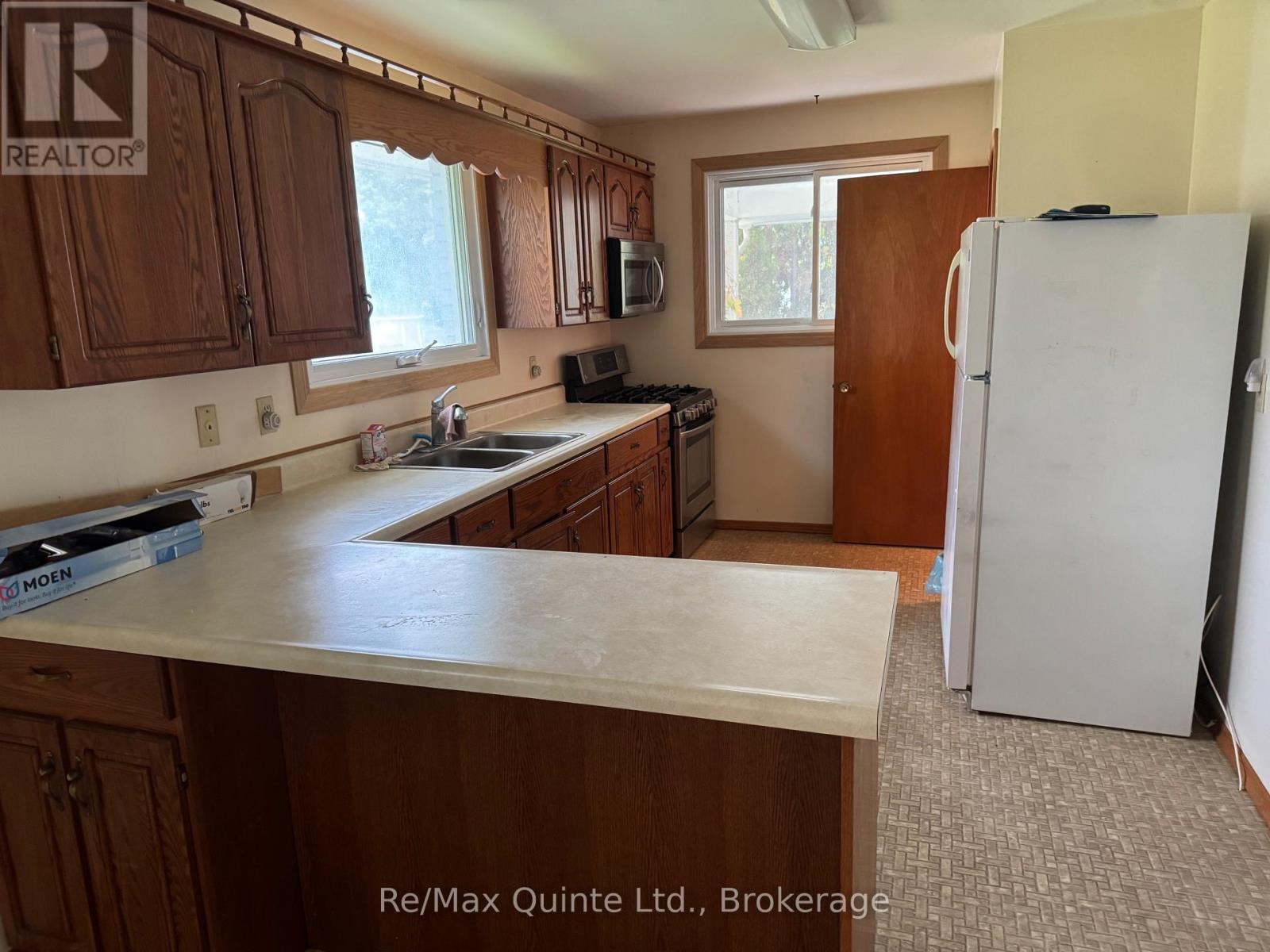20 Ross Avenue, Quinte West, Ontario  K8V 0N4 - Photo 9 - X14082460