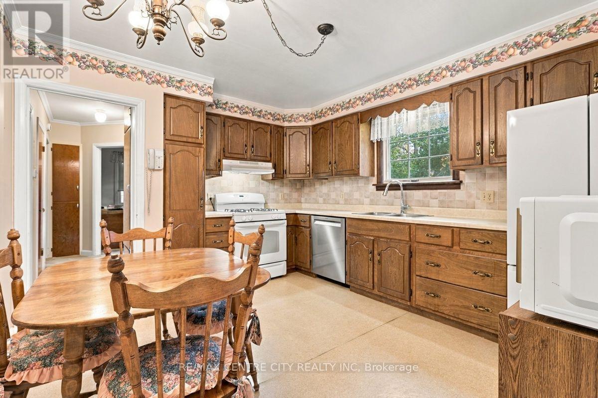 984 Fanshawe Park Road E, London North, Ontario  N5X 0K9 - Photo 13 - X14082550