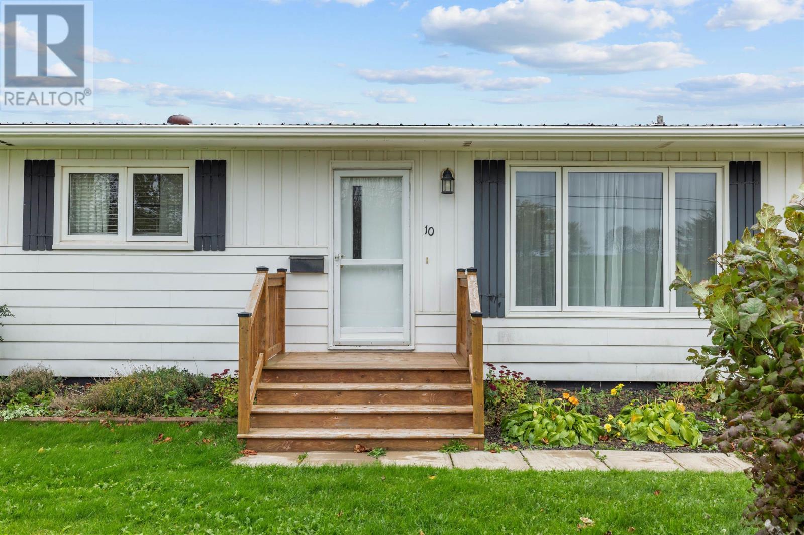 10 Longworth Street, Souris, Prince Edward Island  C0A 2B0 - Photo 33 - 202625892