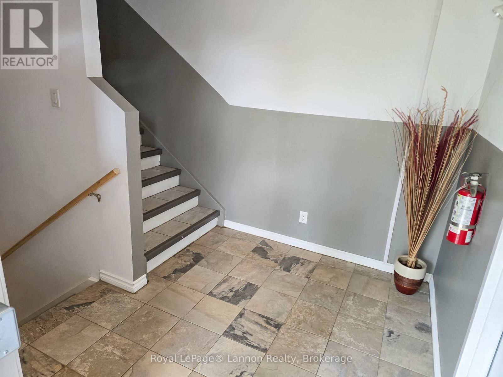 350 Bay Street, Thunder Bay (Court / Cumberland), Ontario  P7B 1S3 - Photo 7 - X14082380