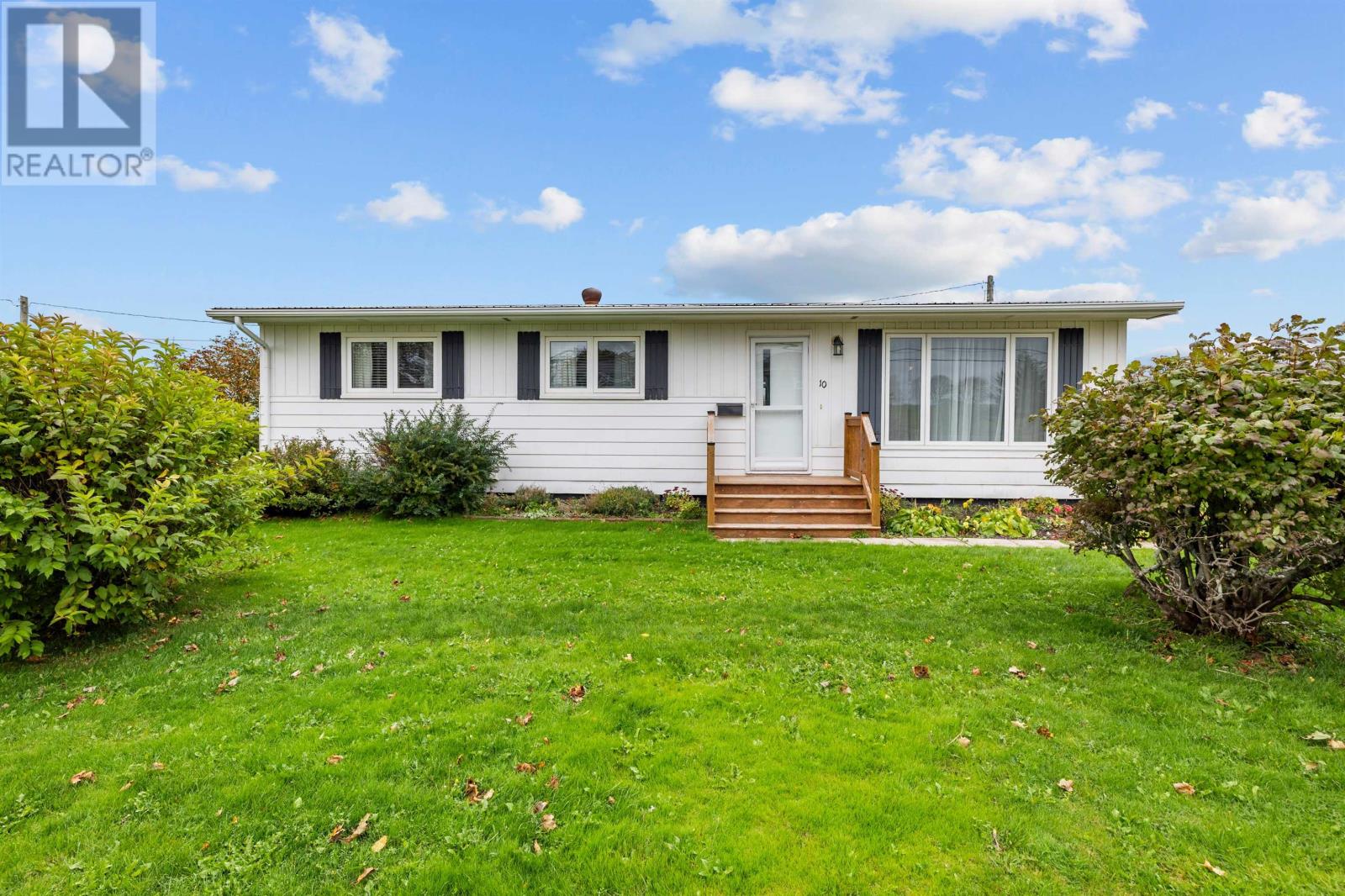 10 Longworth Street, Souris, Prince Edward Island  C0A 2B0 - Photo 34 - 202625892