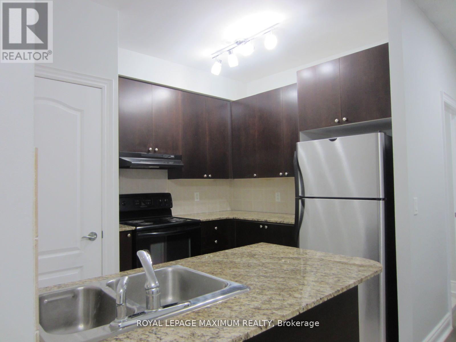 327 - 8201 Islington Avenue, Vaughan (Islington Woods), Ontario  L4L 9S6 - Photo 2 - N14082388