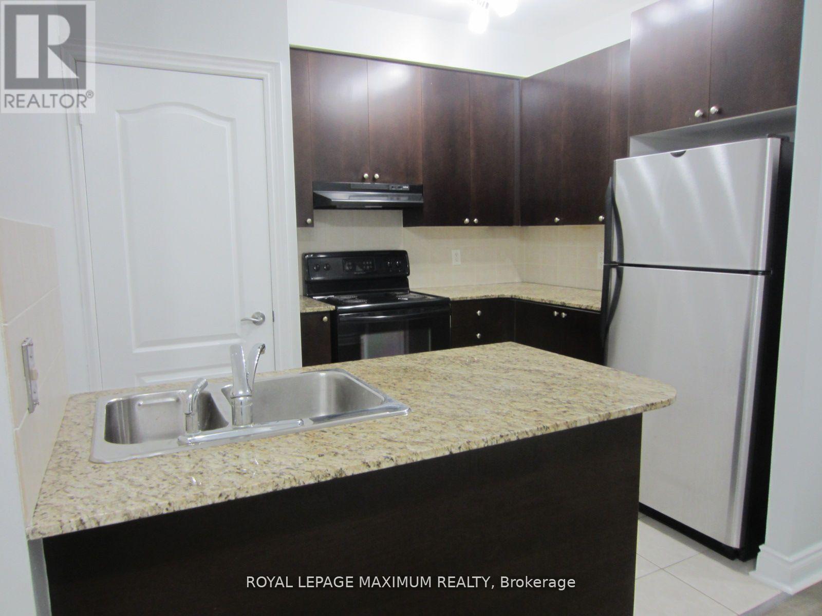 327 - 8201 Islington Avenue, Vaughan (Islington Woods), Ontario  L4L 9S6 - Photo 3 - N14082388