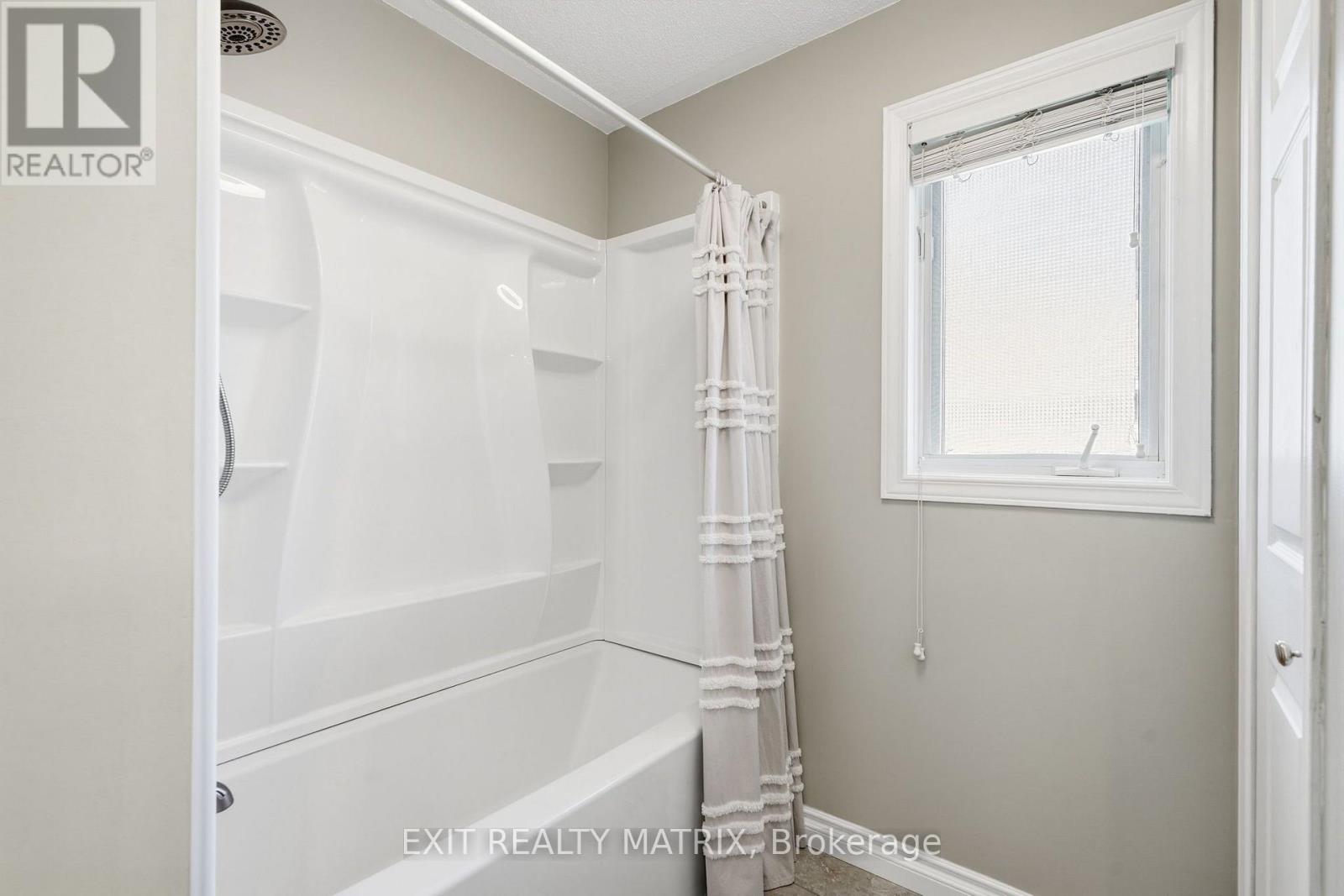 2 Maheu Street, Russell, Ontario  K0A 1W0 - Photo 18 - X14082448