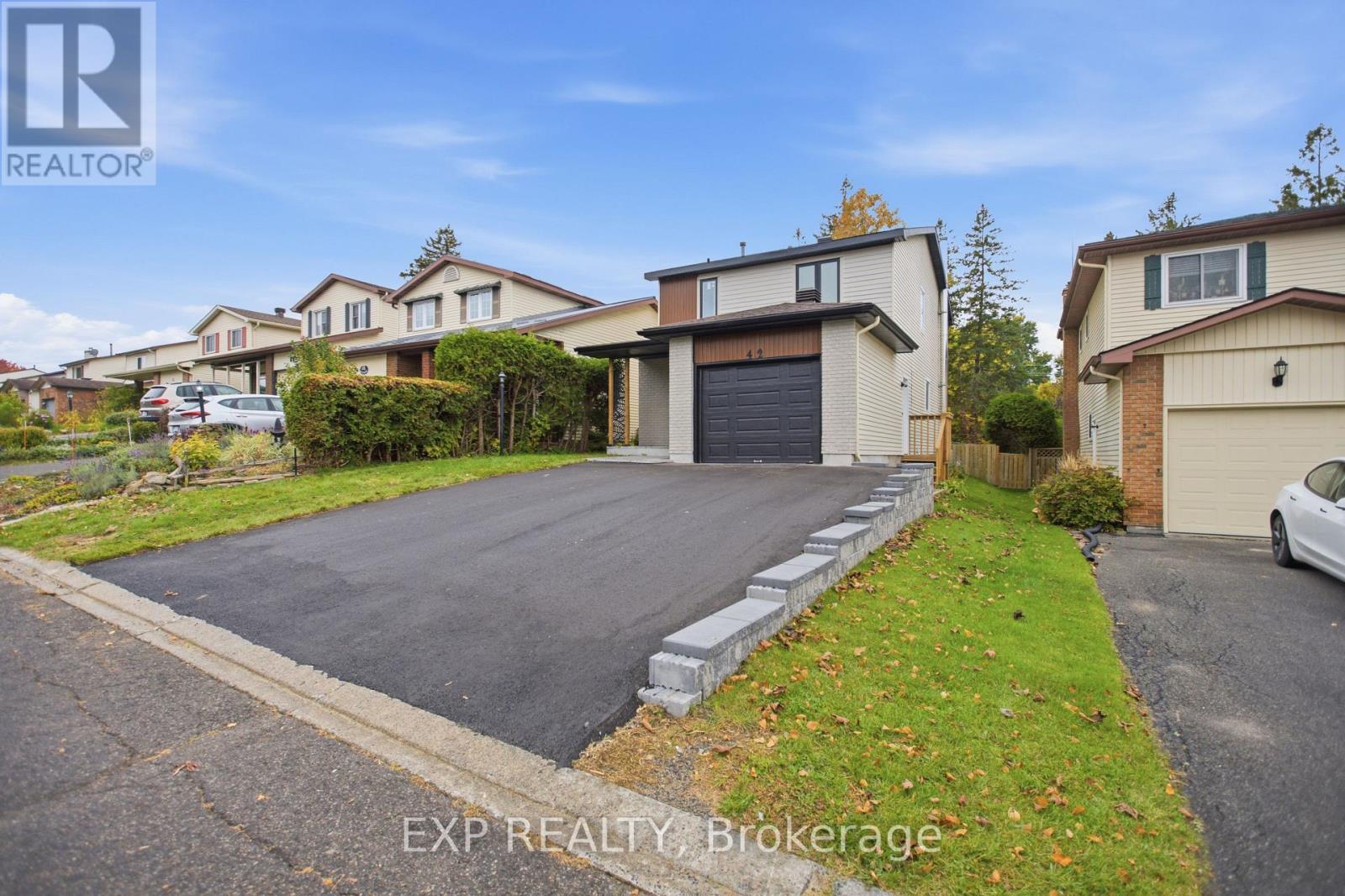 42 Antler Avenue, Ottawa, Ontario  K2J 2H2 - Photo 3 - X14082566
