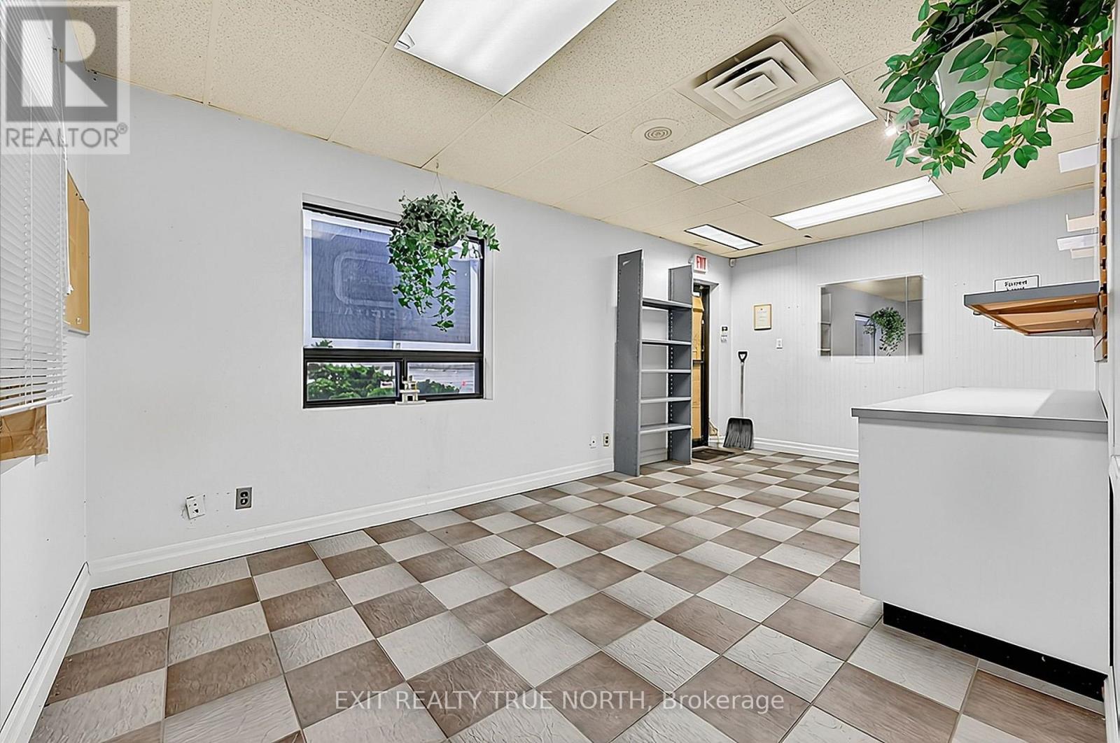 116 Anne Street S, Barrie (400 North), Ontario L4N 6A2 - Photo 6 - S14082396