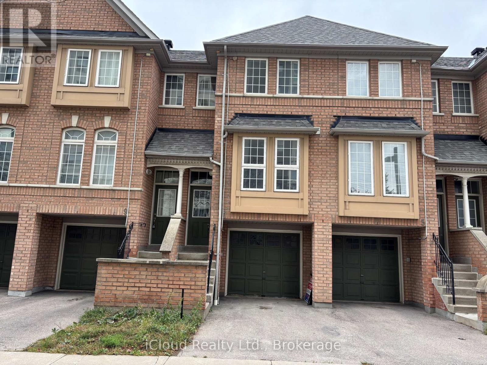 7 - 50 STRATHAVEN DRIVE
