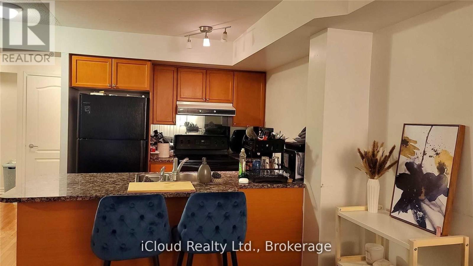 1304 - 33 Elm Drive, Mississauga, Ontario  L5B 4M2 - Photo 4 - W14082644