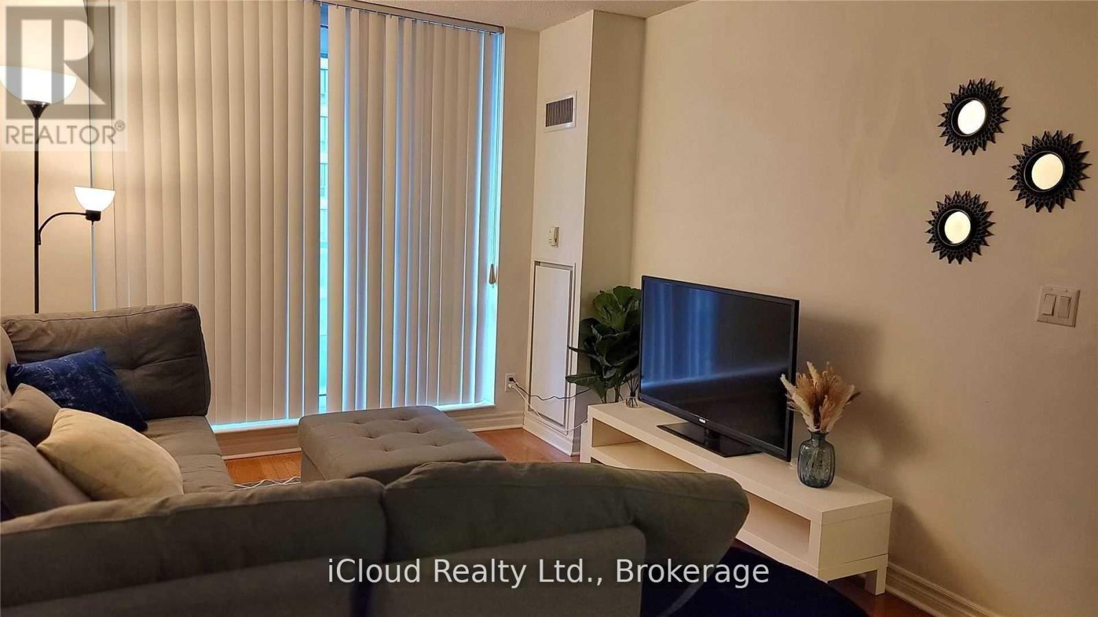 1304 - 33 Elm Drive, Mississauga, Ontario  L5B 4M2 - Photo 6 - W14082644