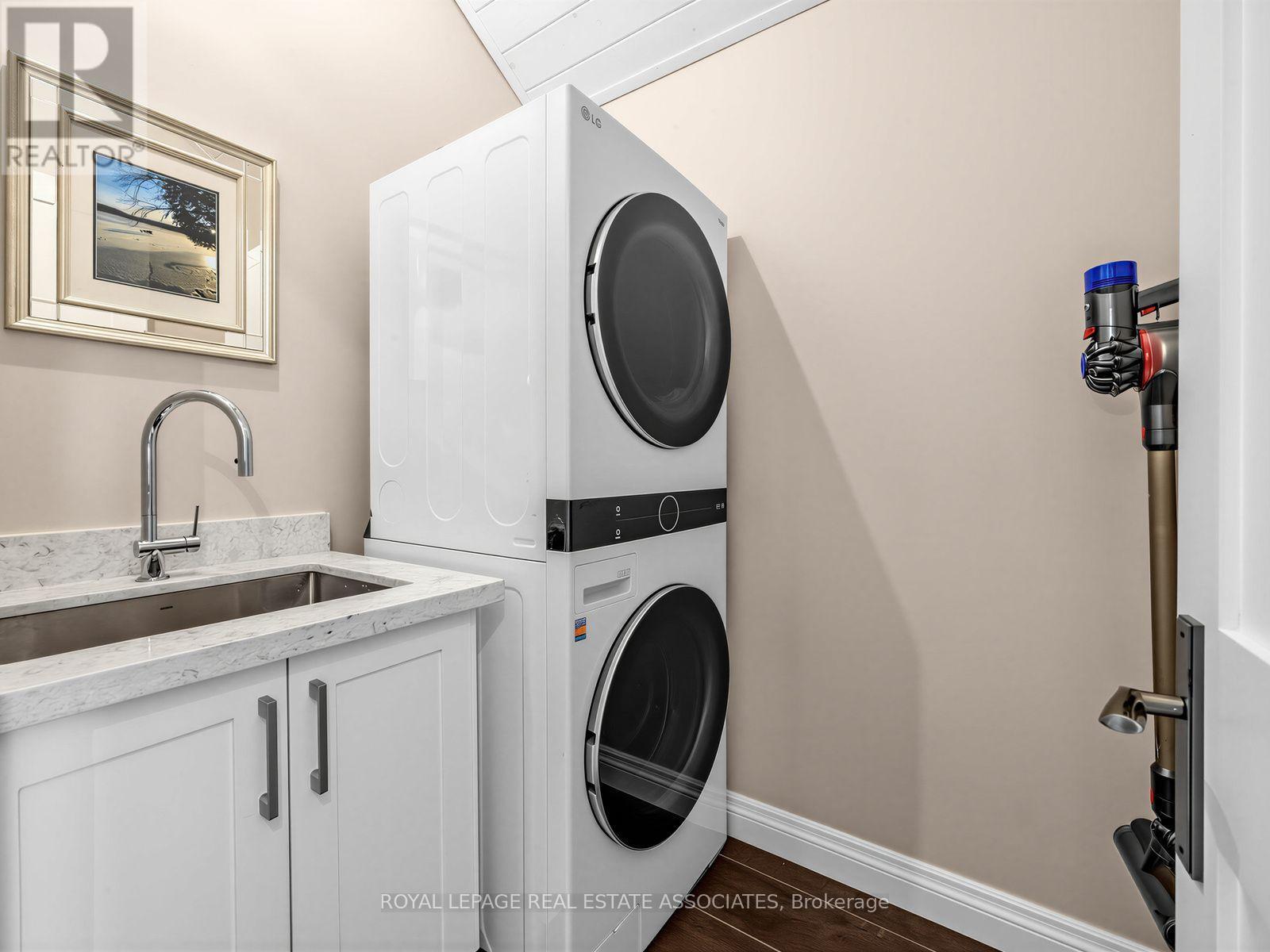 41 Ringley Avenue, Toronto, Ontario  M8Y 1P3 - Photo 24 - W14082654
